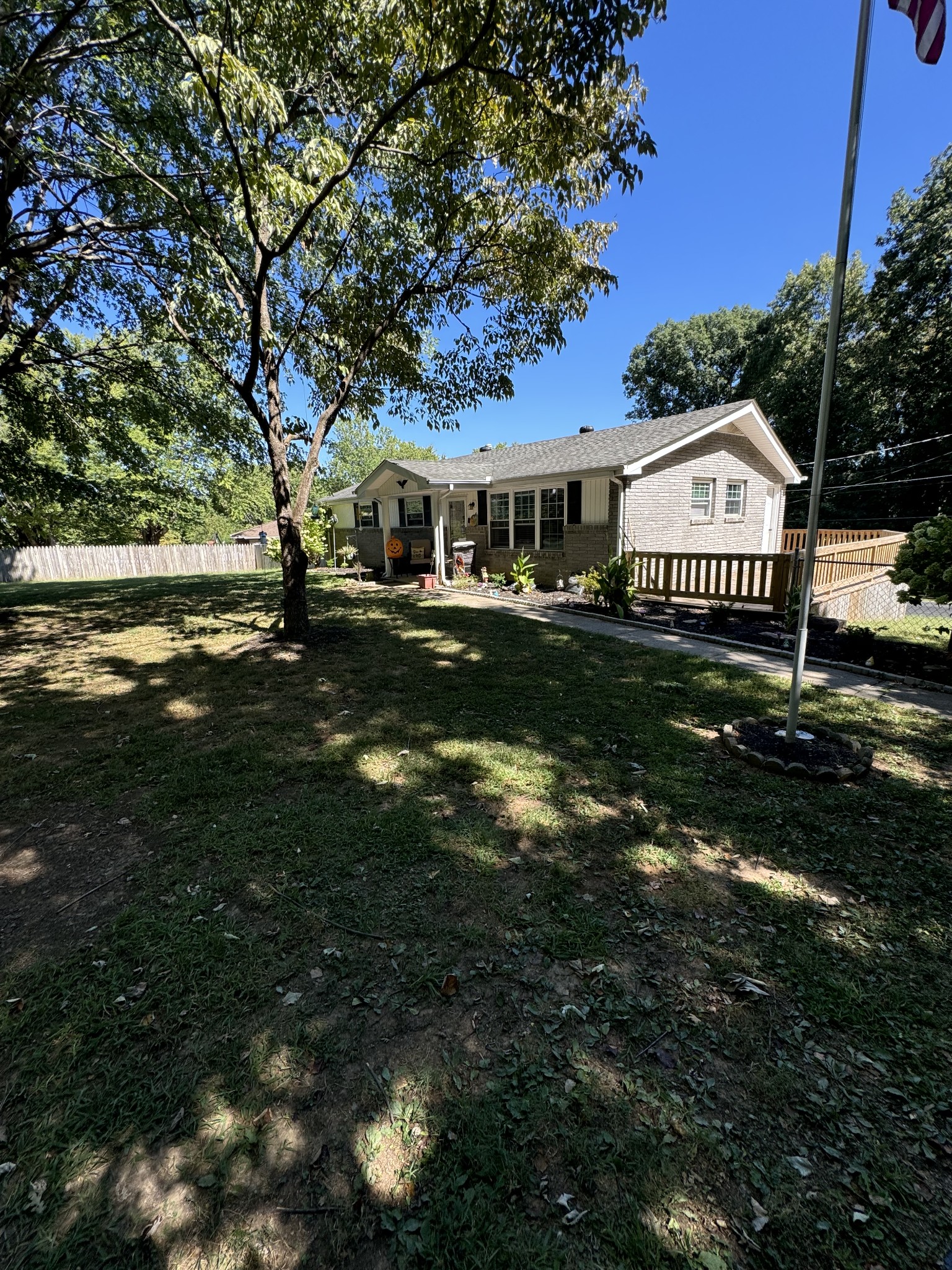 1304 Ellington Dr Property Photo 19