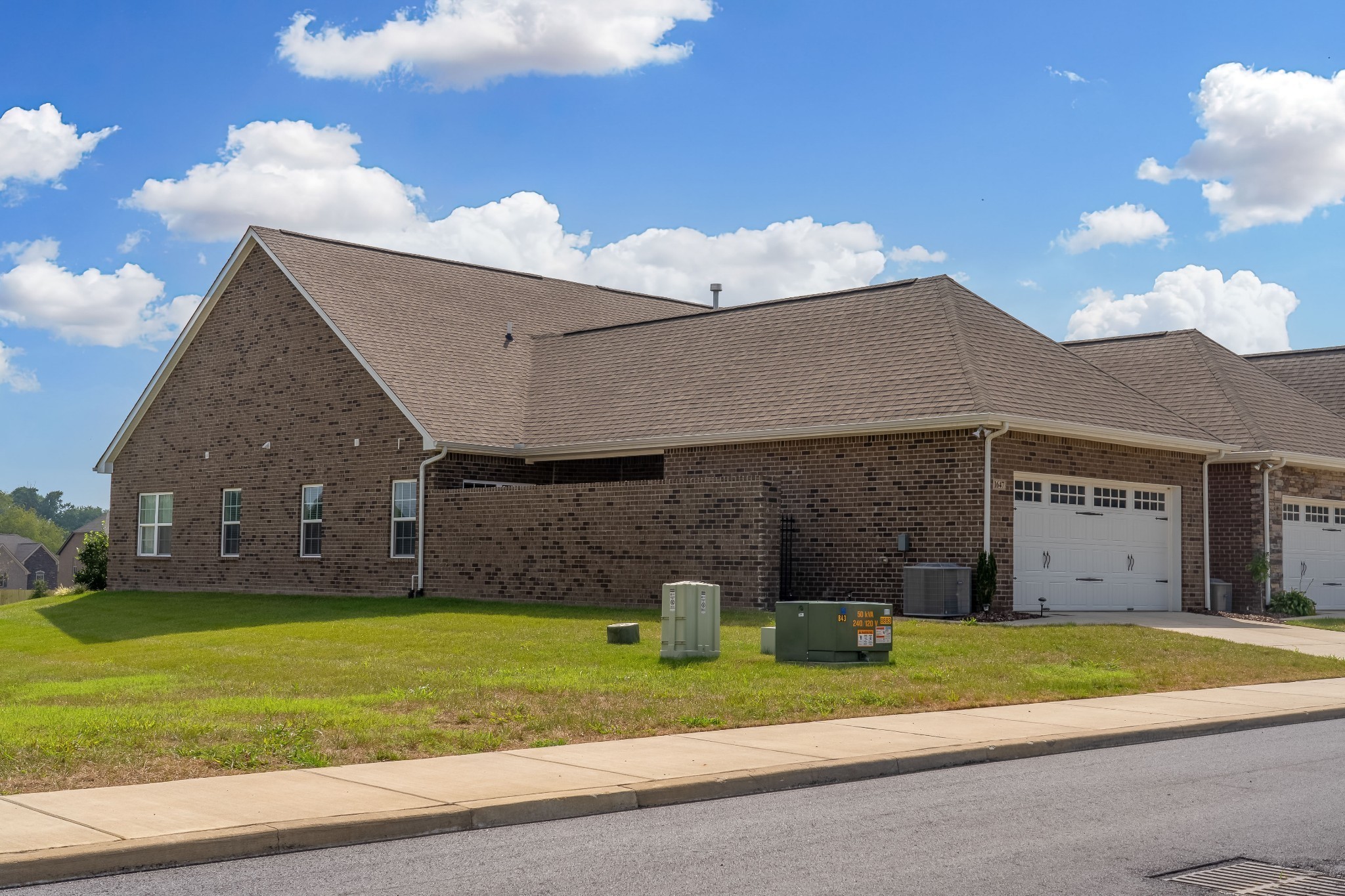 1647 Foston Ln Property Photo 1