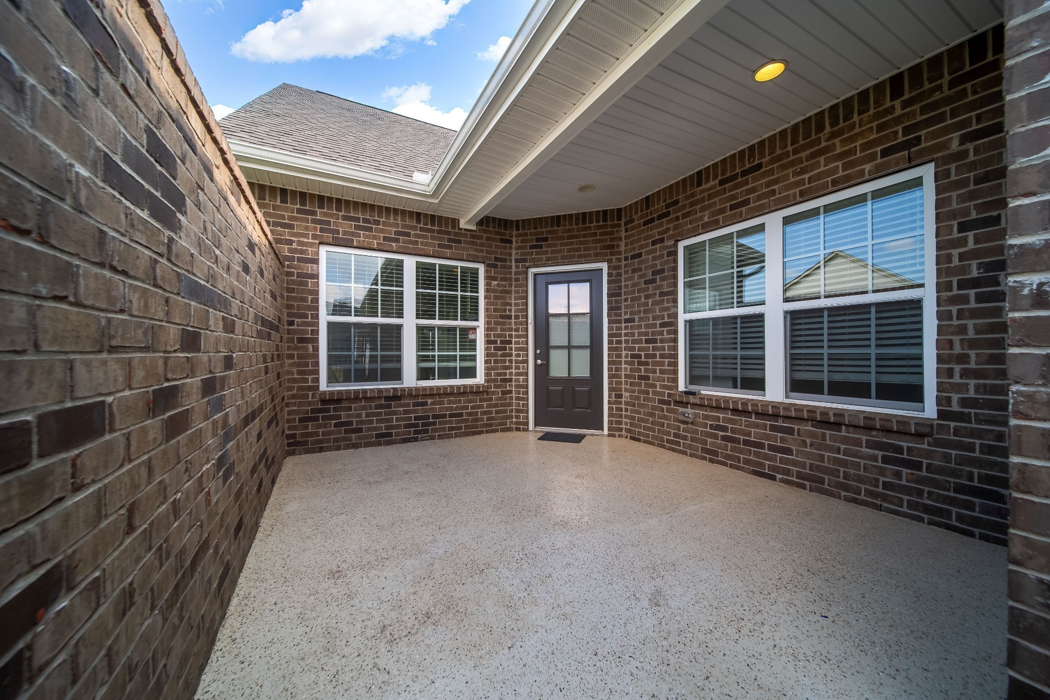 1647 Foston Ln Property Photo 8