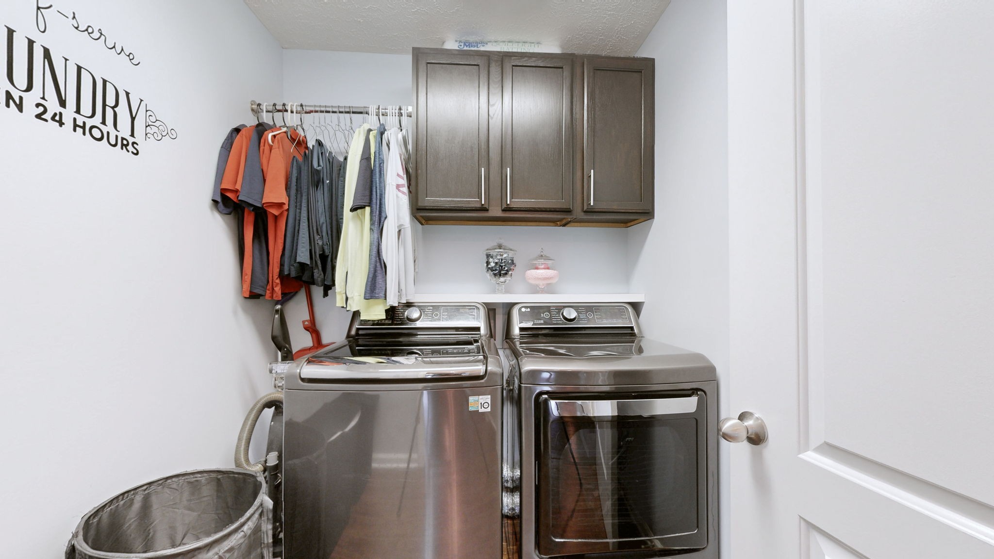 1064 Campbell Ave Property Photo 11