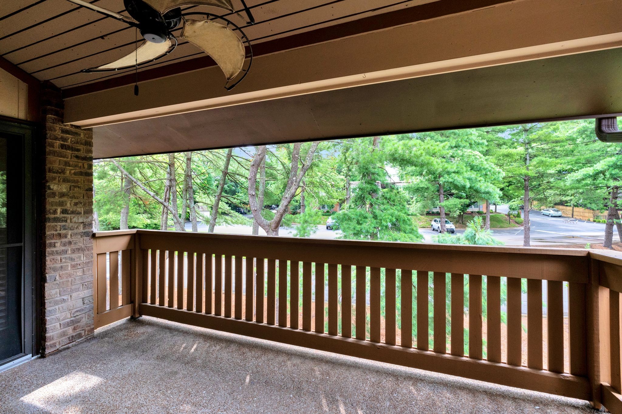 123 Hillsboro Pl Property Photo 3