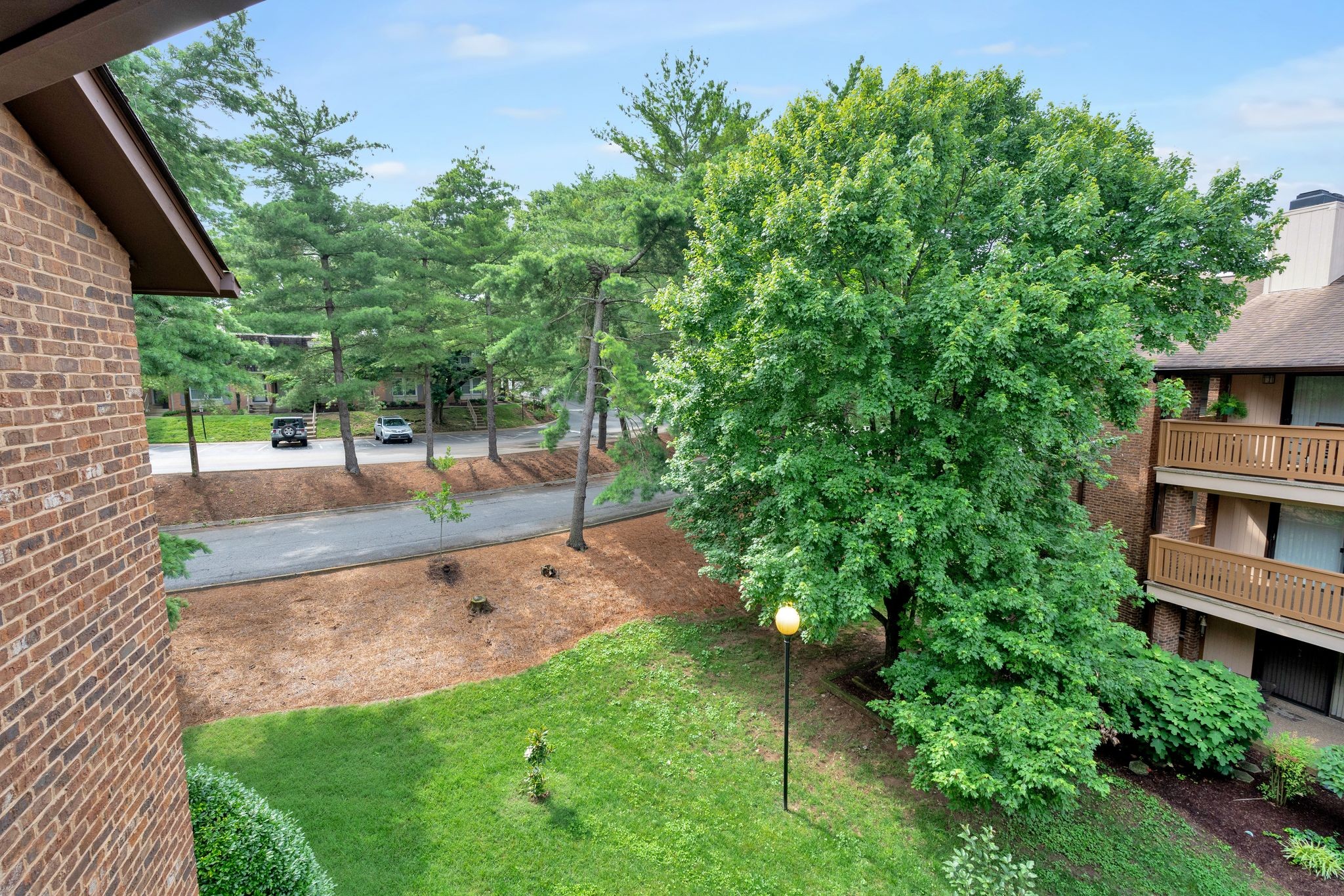 123 Hillsboro Pl Property Photo 4