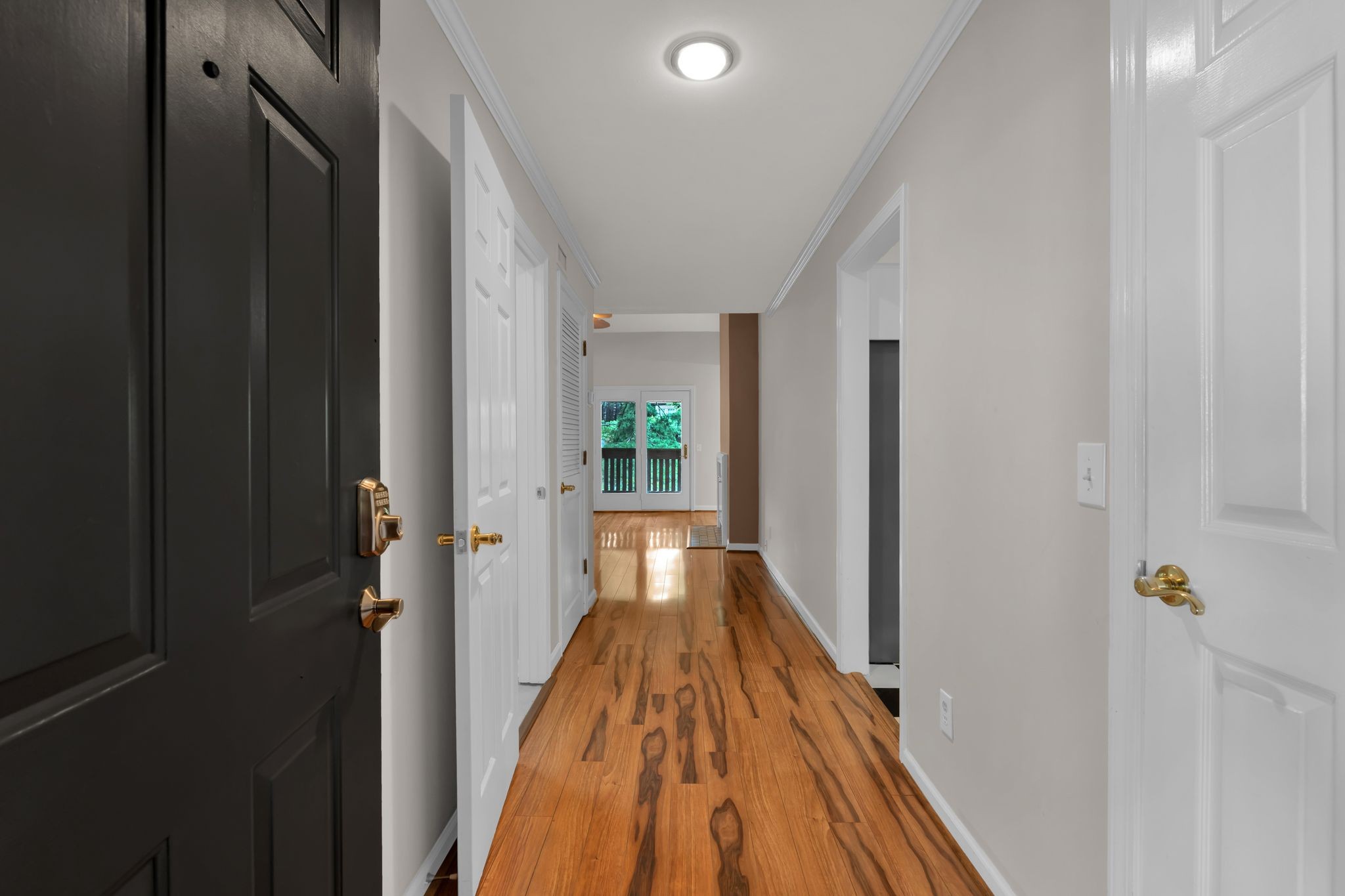123 Hillsboro Pl Property Photo 7