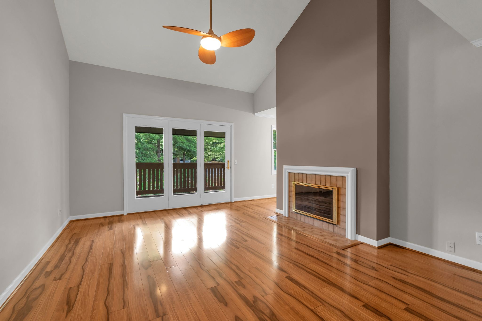 123 Hillsboro Pl Property Photo 8