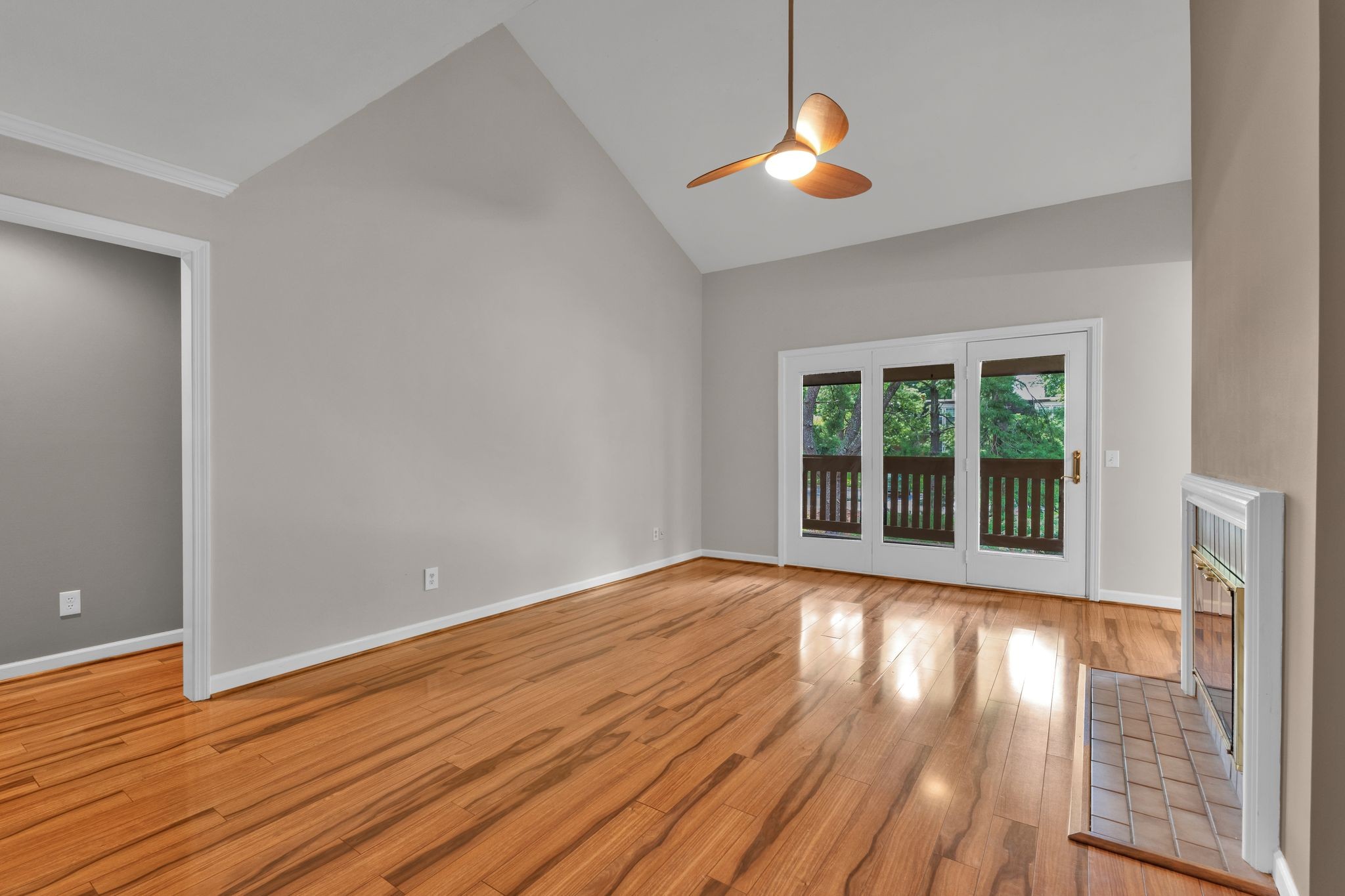 123 Hillsboro Pl Property Photo 9
