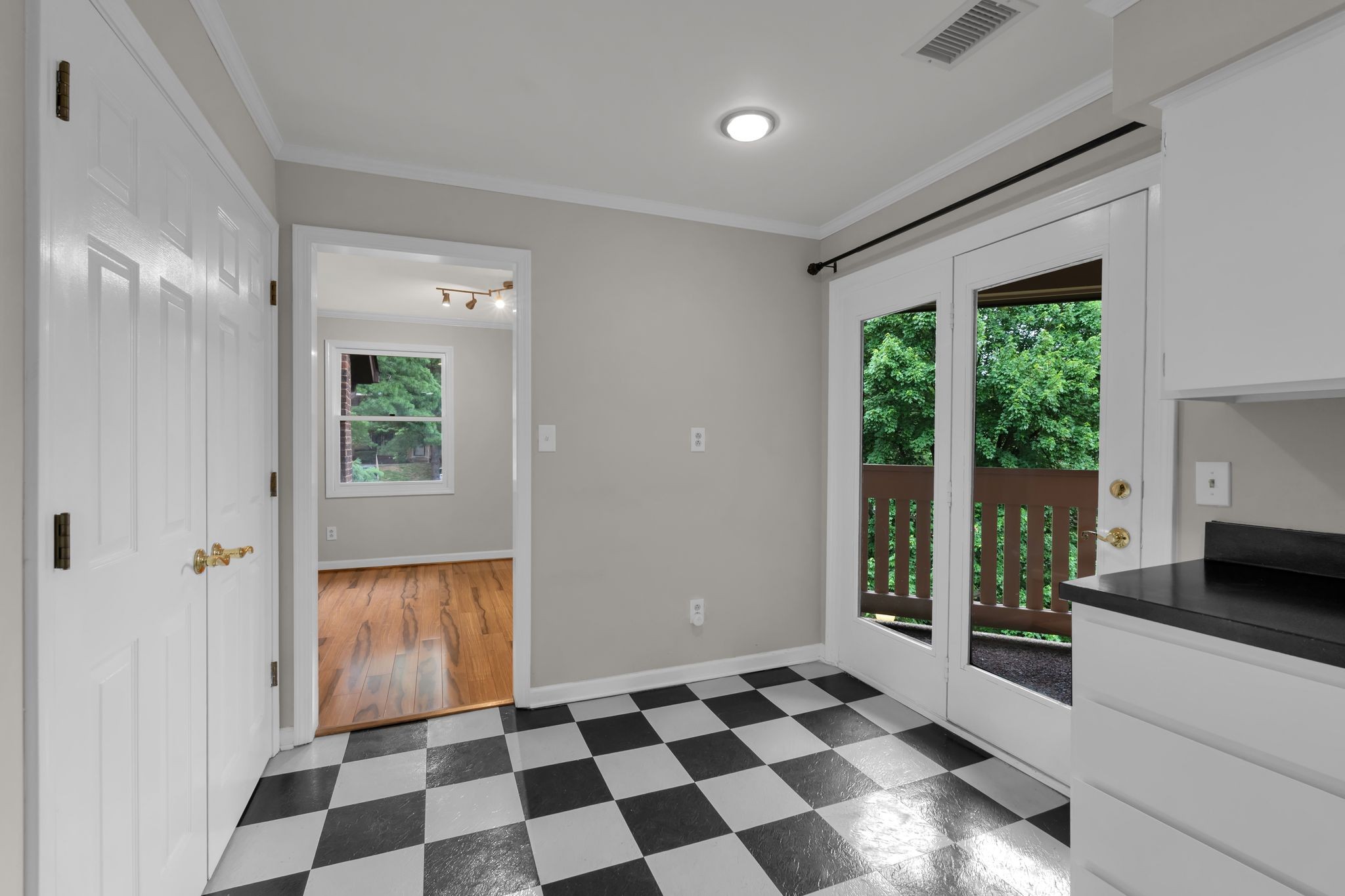 123 Hillsboro Pl Property Photo 17