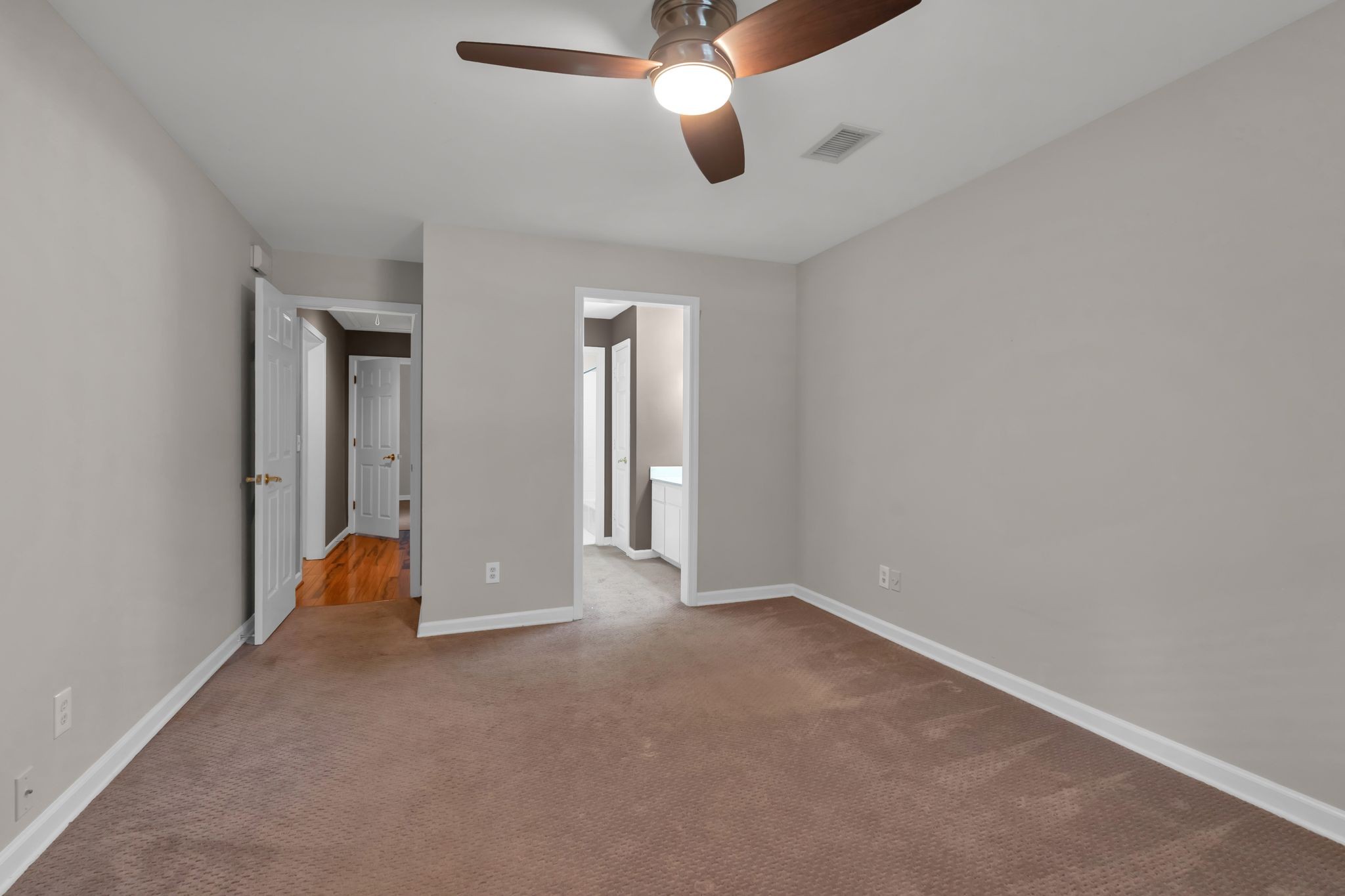 123 Hillsboro Pl Property Photo 23