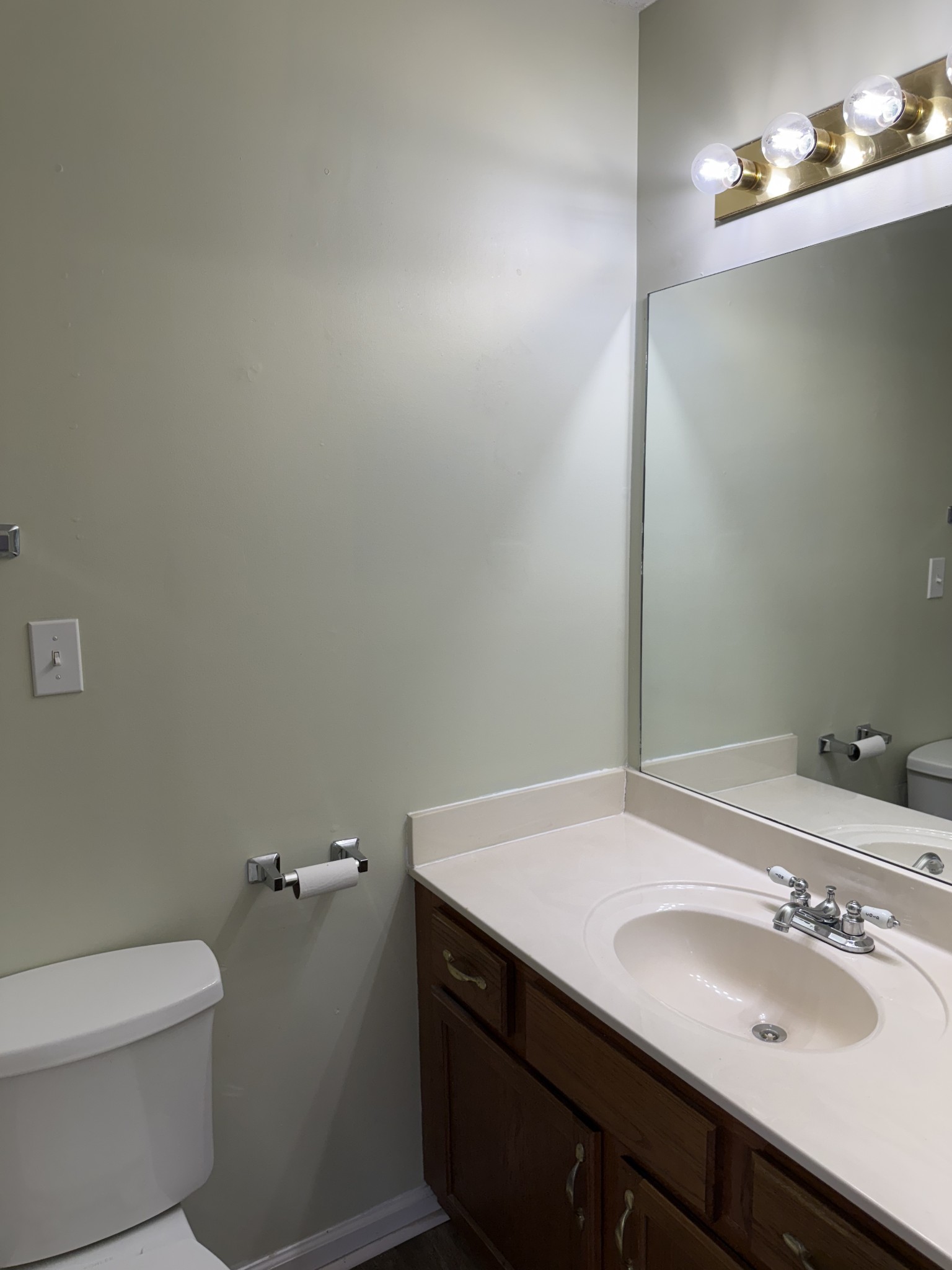 261 N Bombay Ct Property Photo 11
