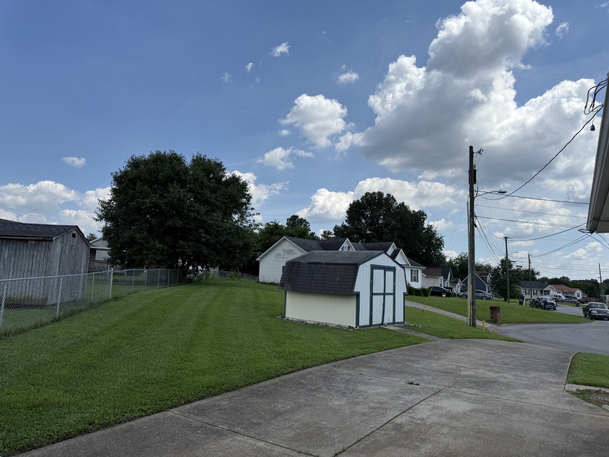 261 N Bombay Ct Property Photo 15