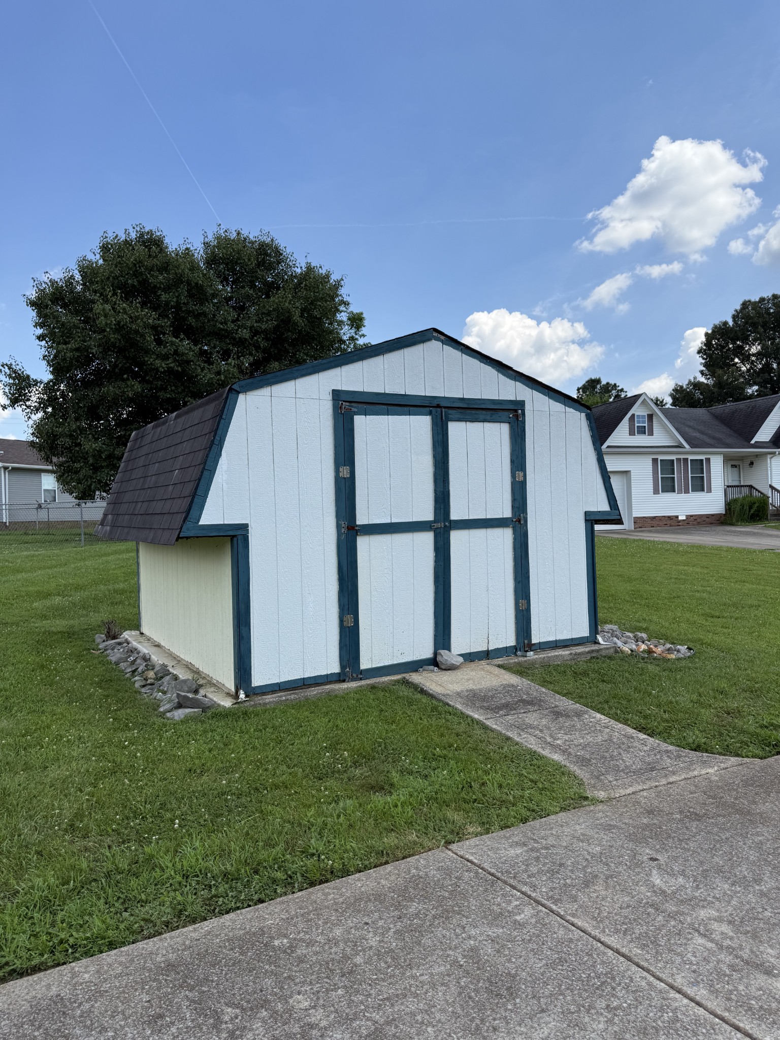 261 N Bombay Ct Property Photo 17