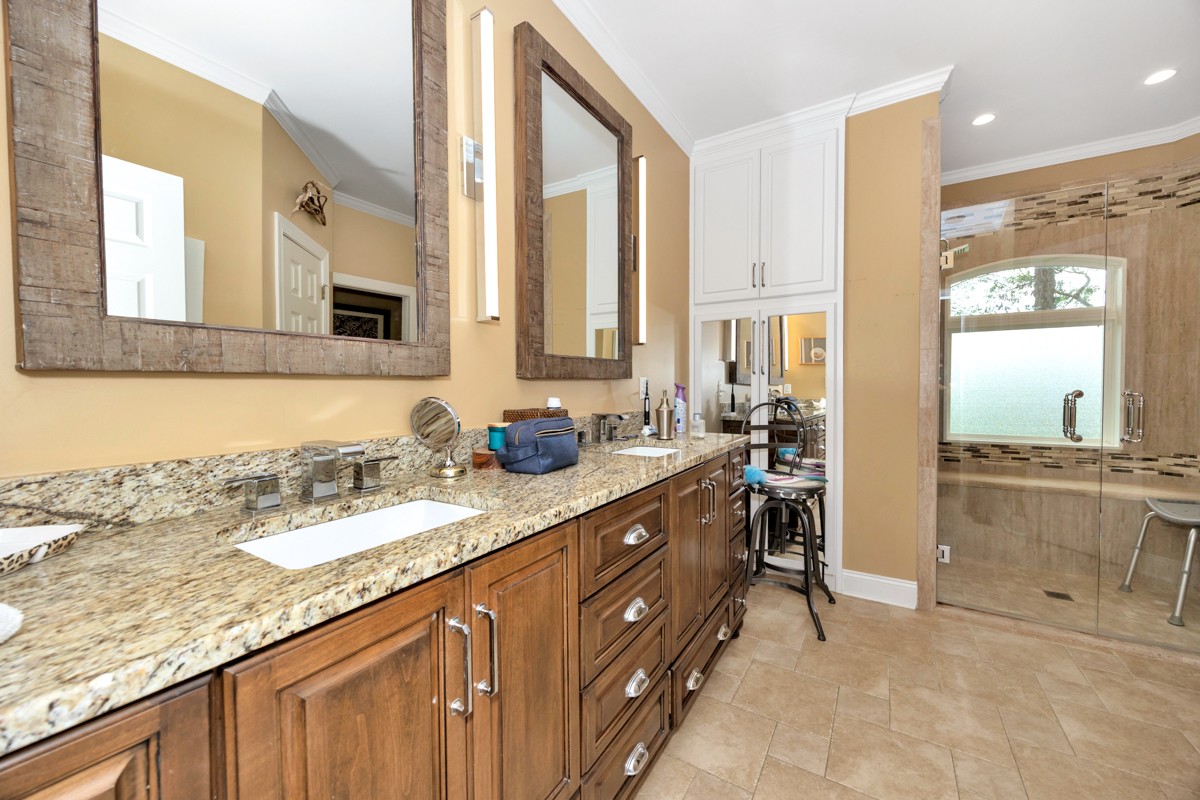 332 Riverfront Rd Property Photo 9