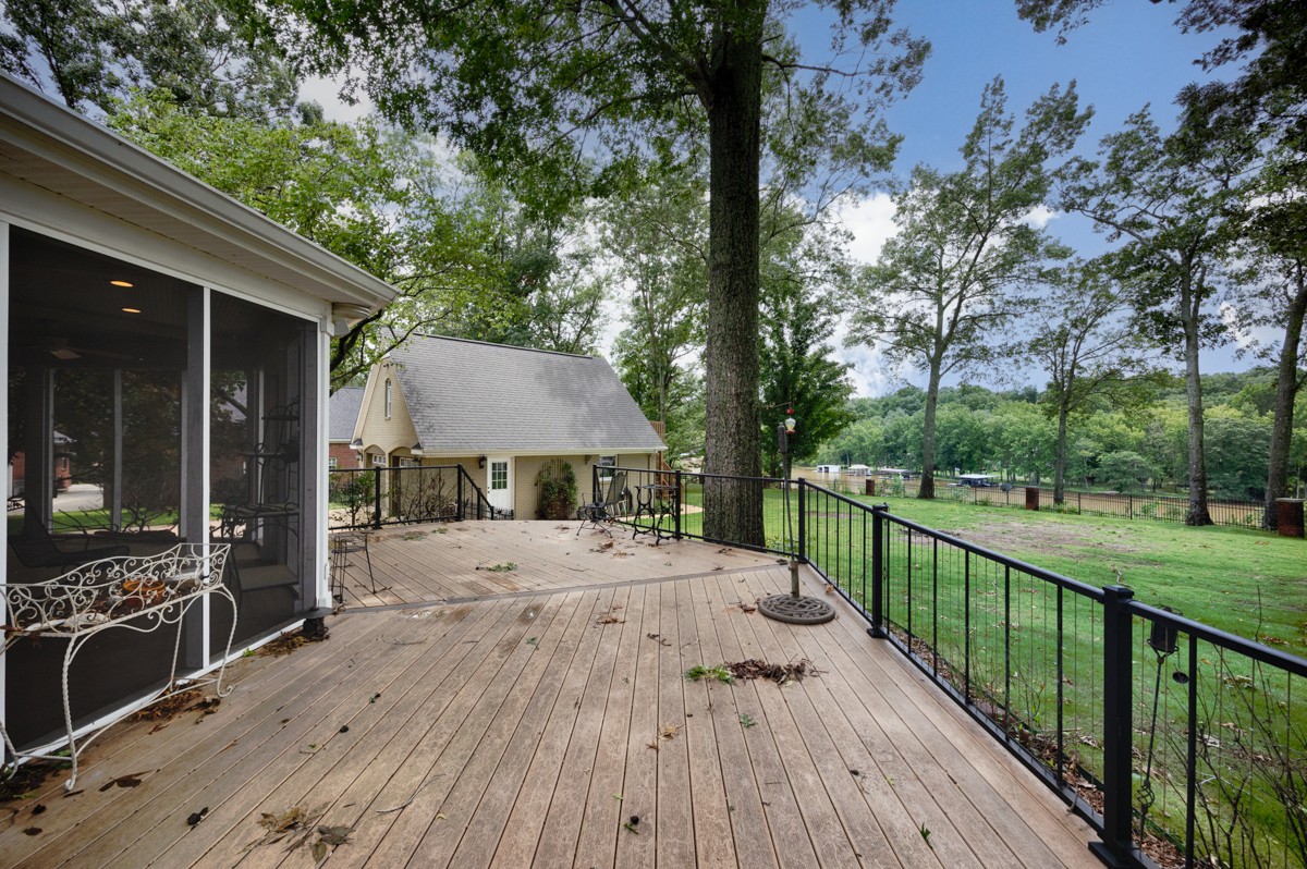 332 Riverfront Rd Property Photo 46