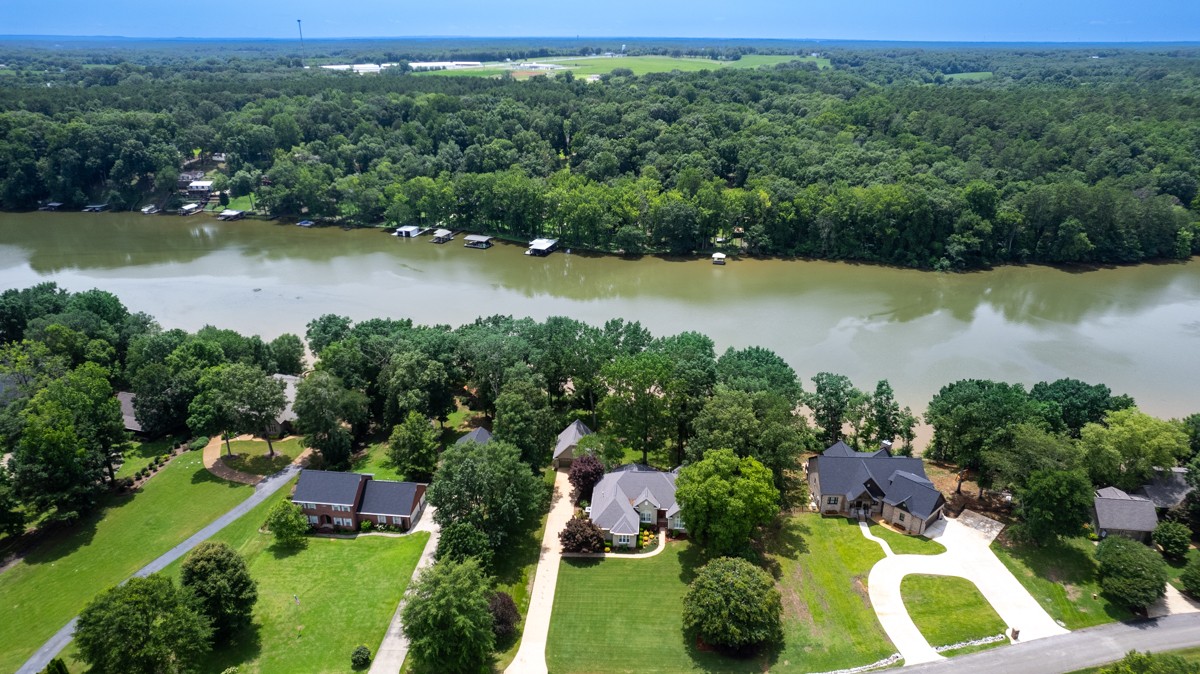 332 Riverfront Rd Property Photo 49