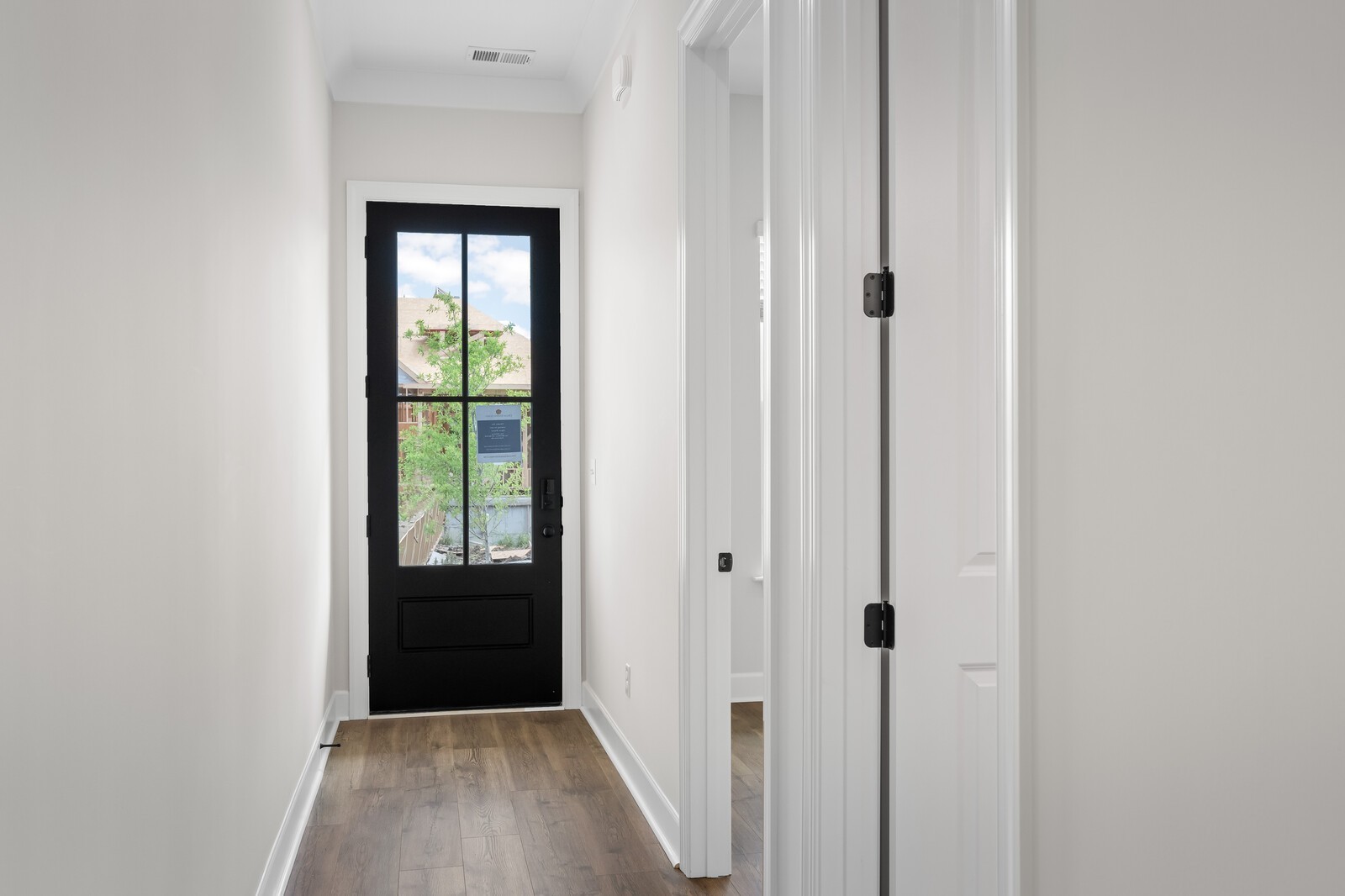 469 Buckwood Avenue, E Property Photo 6