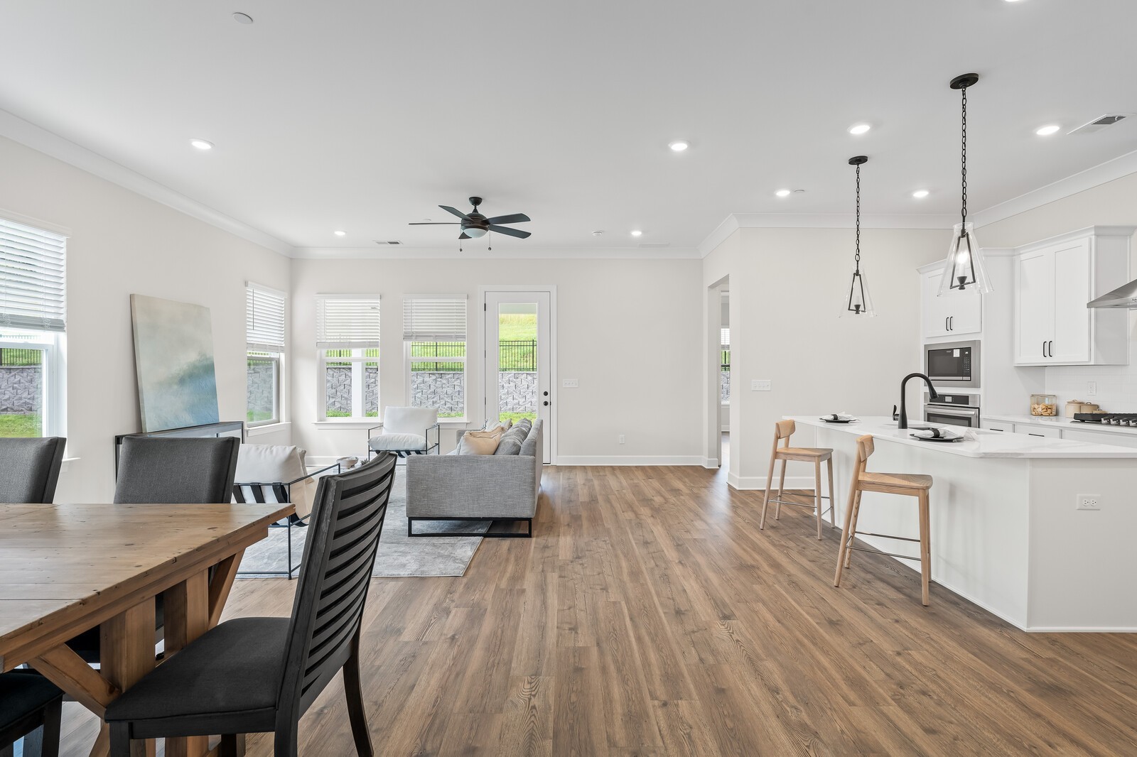 469 Buckwood Avenue, E Property Photo 7