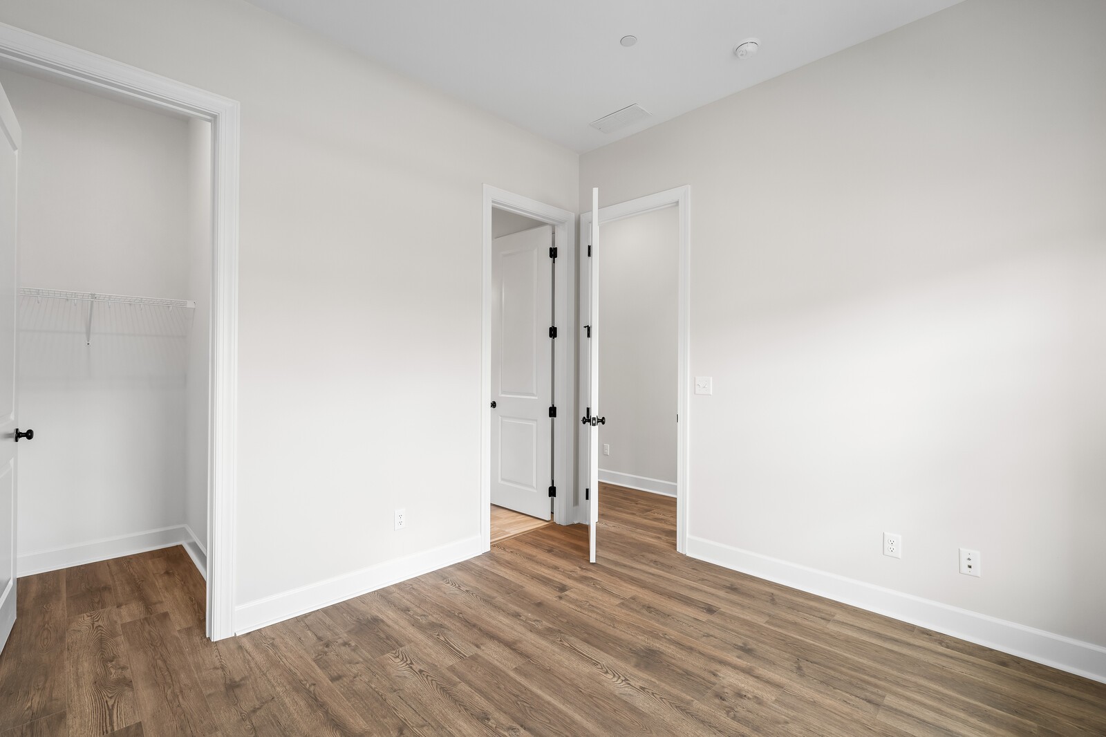 469 Buckwood Avenue, E Property Photo 35