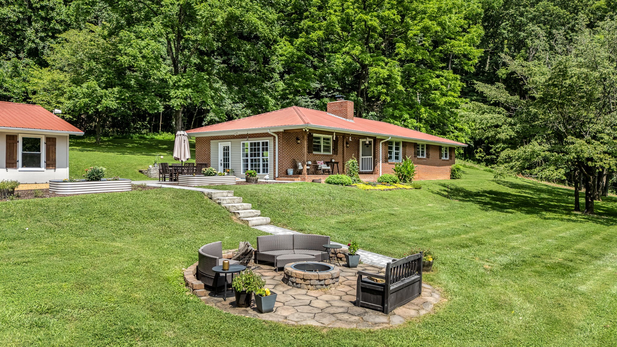 330 Cascade Hollow Road Property Photo 2