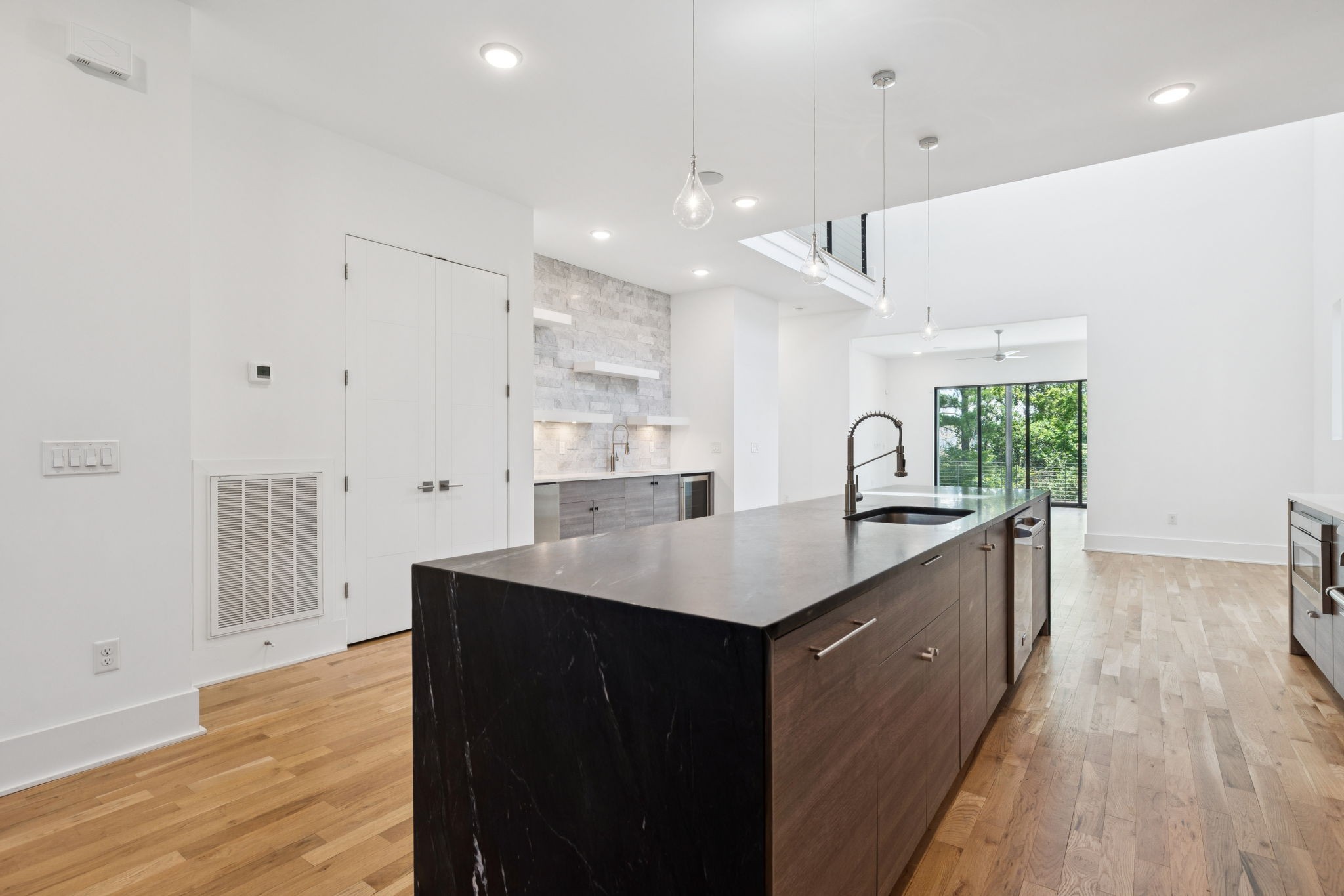 4506b Belmont Park Ter Property Photo 15