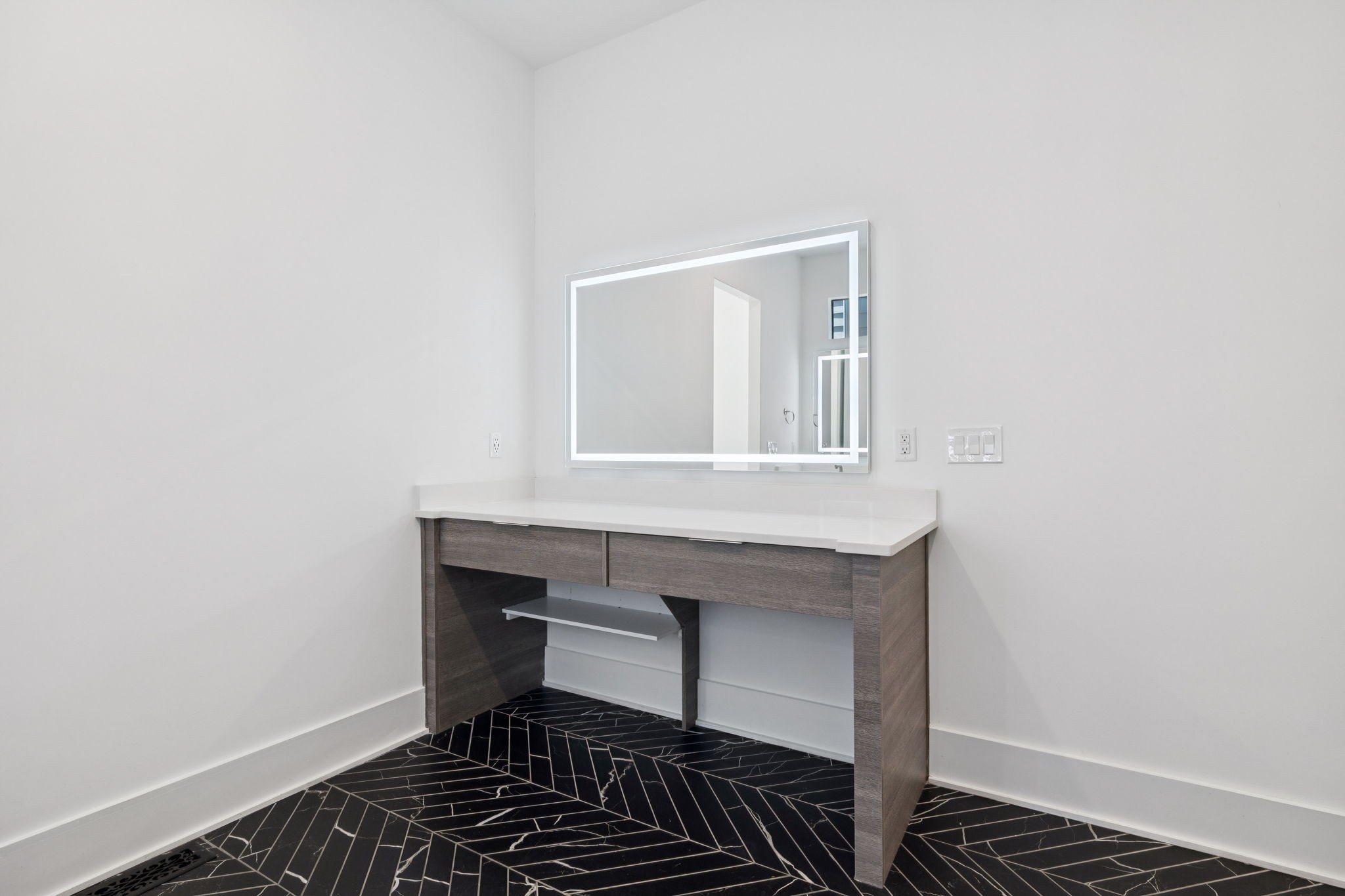 4506b Belmont Park Ter Property Photo 27