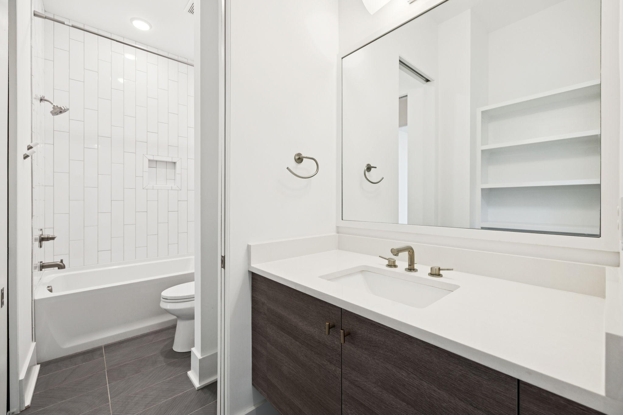 4506b Belmont Park Ter Property Photo 39