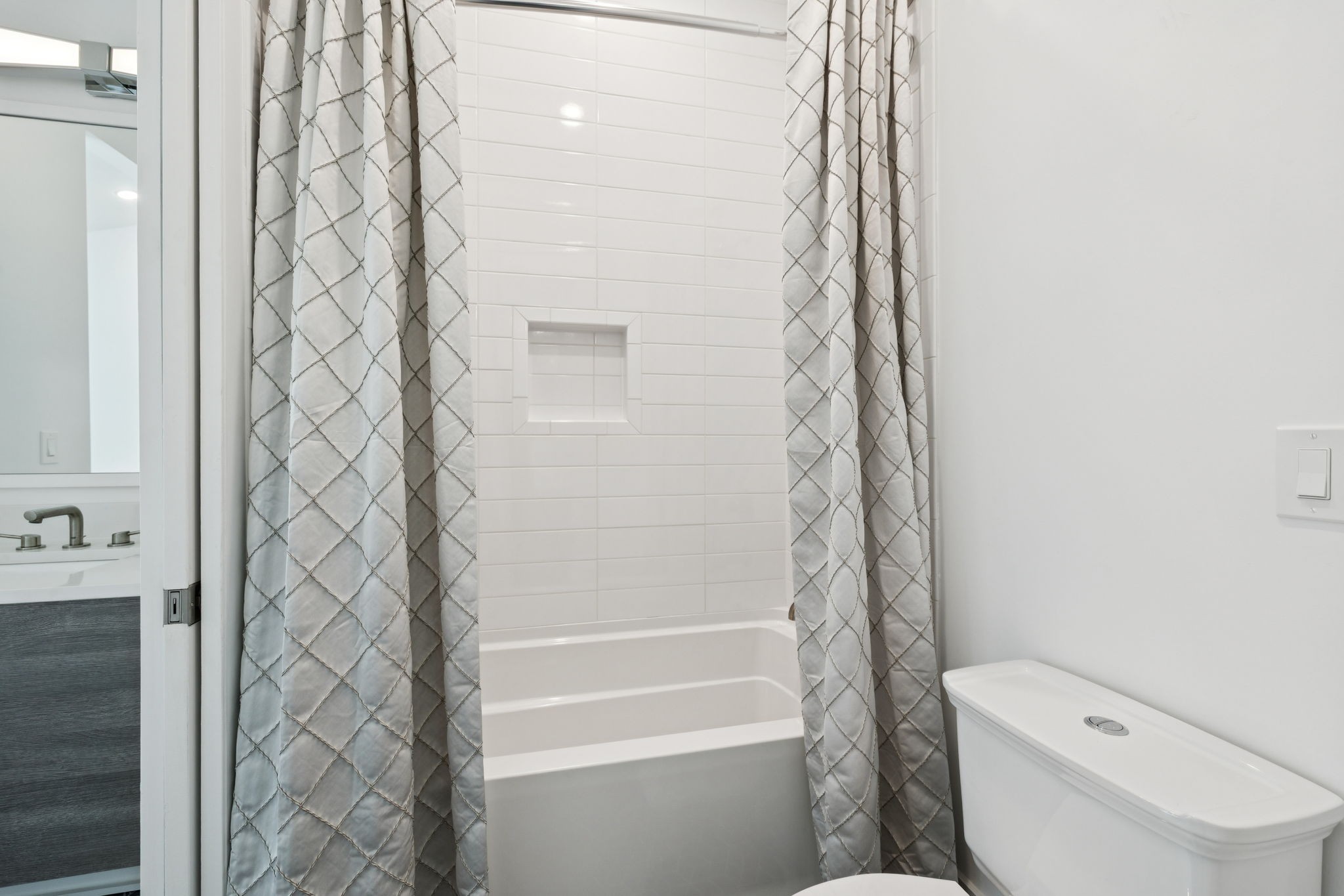 4506b Belmont Park Ter Property Photo 48