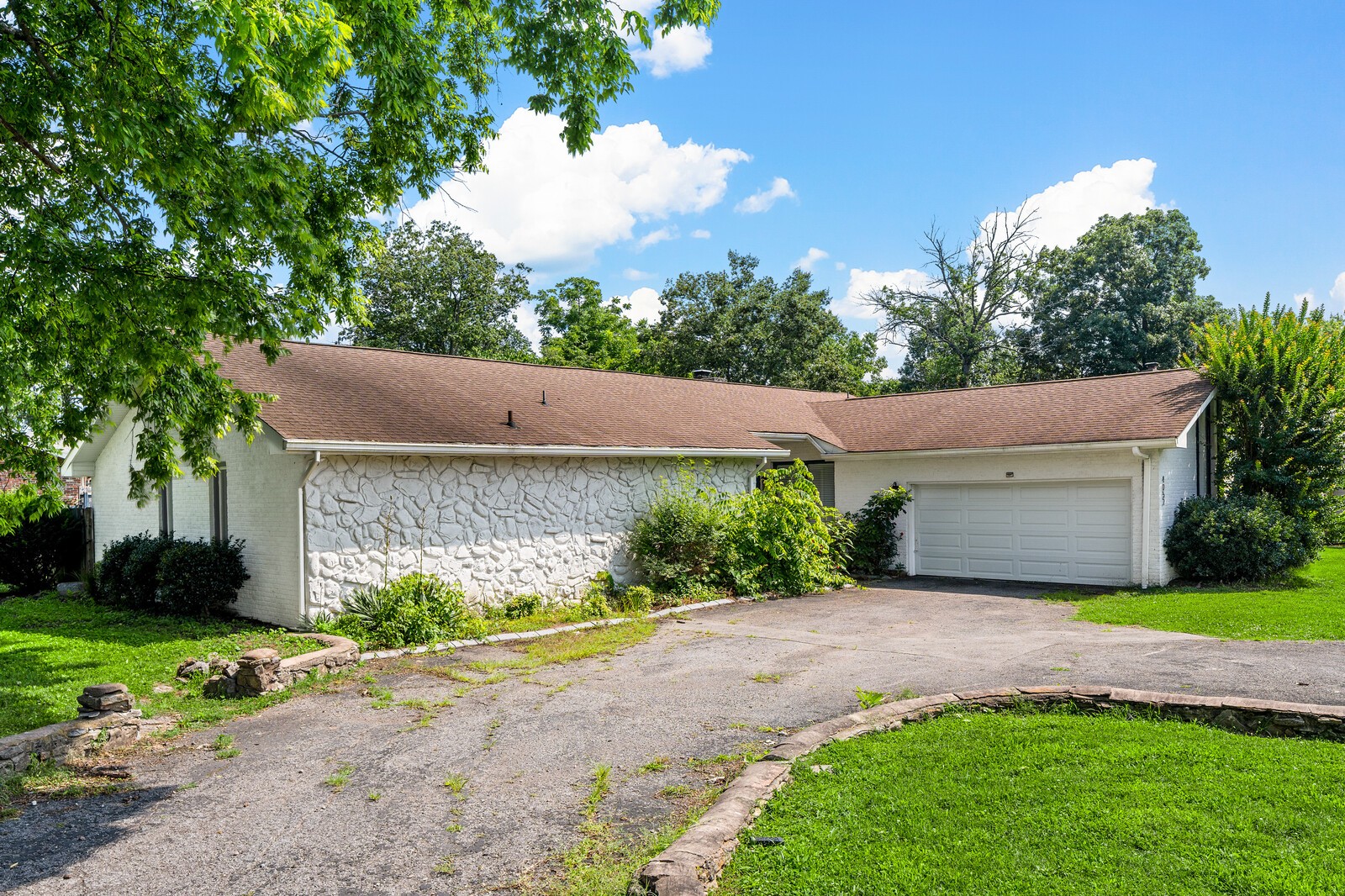 4052 Port Cleburne Ln Property Photo 2