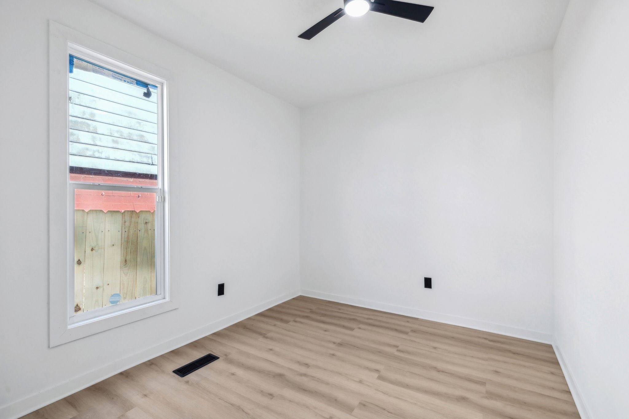 1806 15th Ave, N Property Photo 24