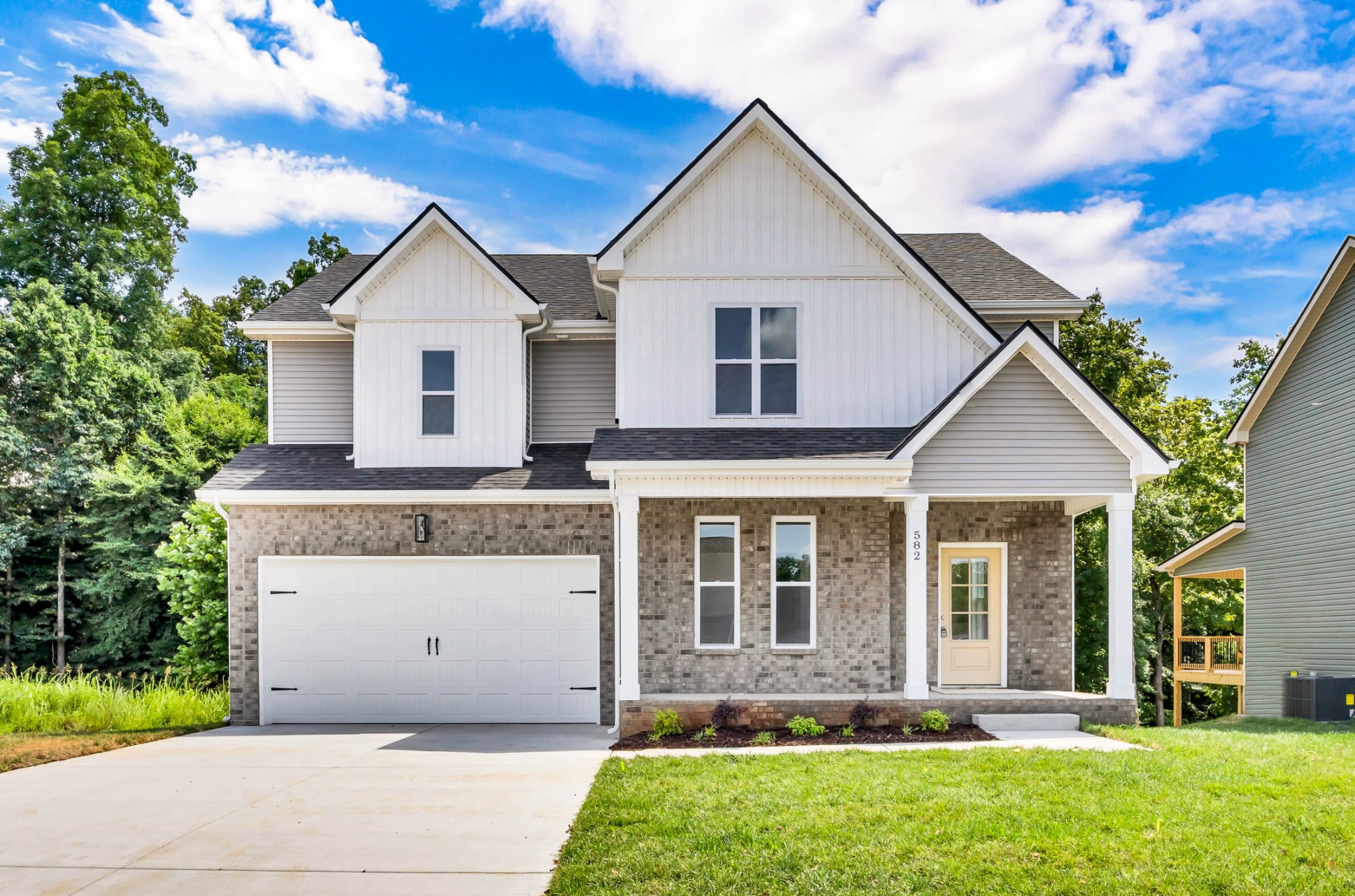 582 Pongracz Way Property Photo 1