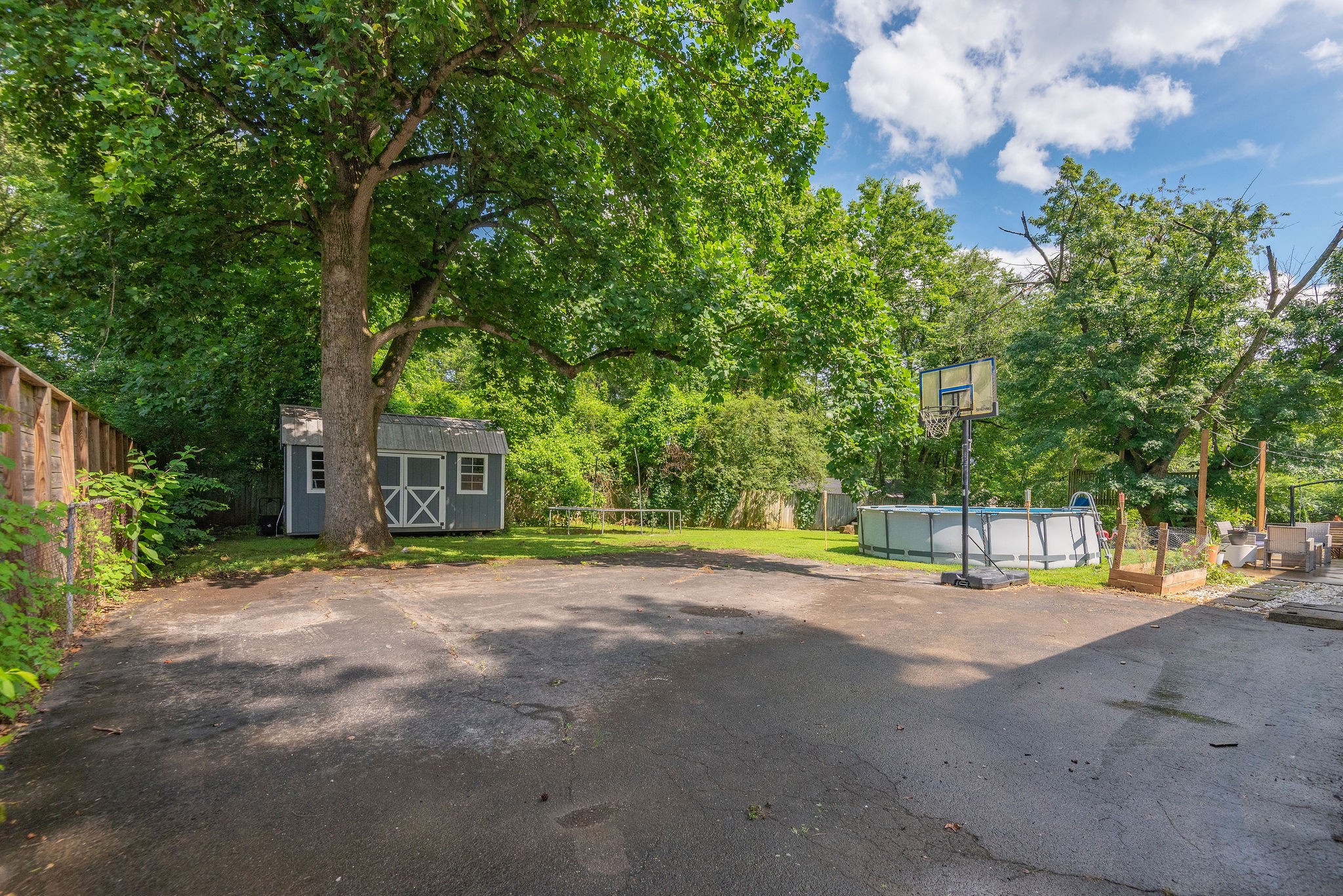 126 Greenyards Pl Property Photo 5