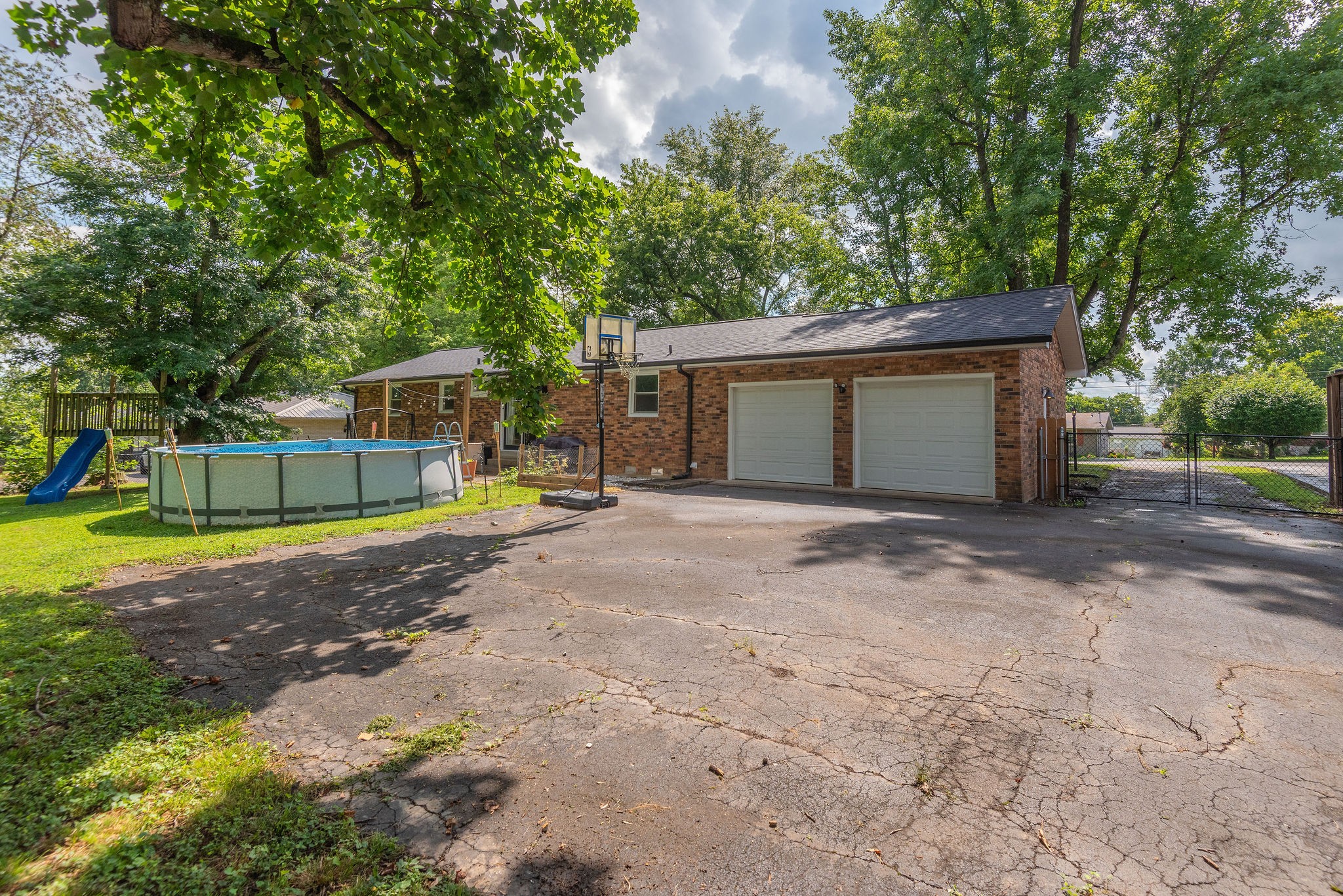 126 Greenyards Pl Property Photo 7