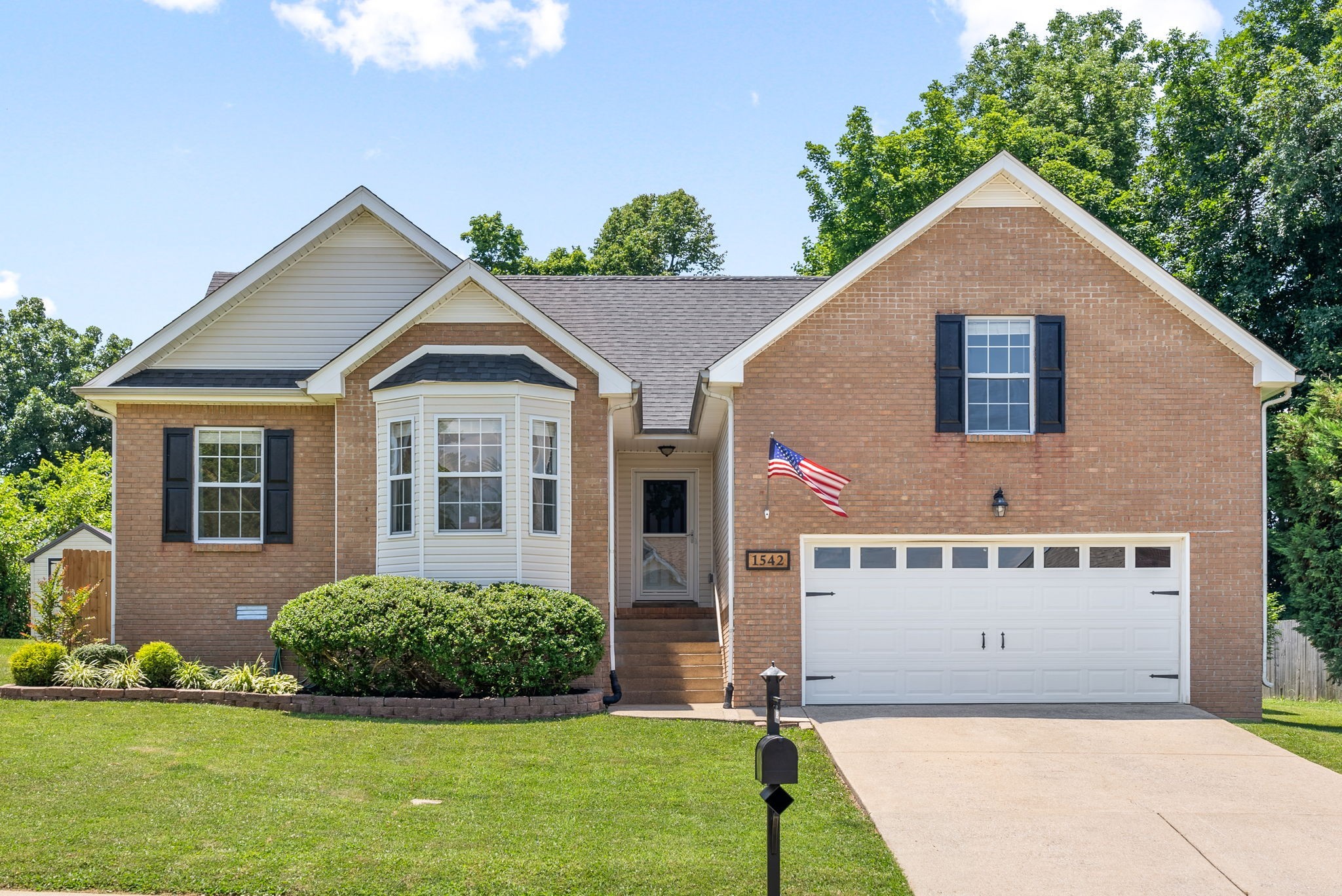 1542 Autumn Dr Property Photo 2