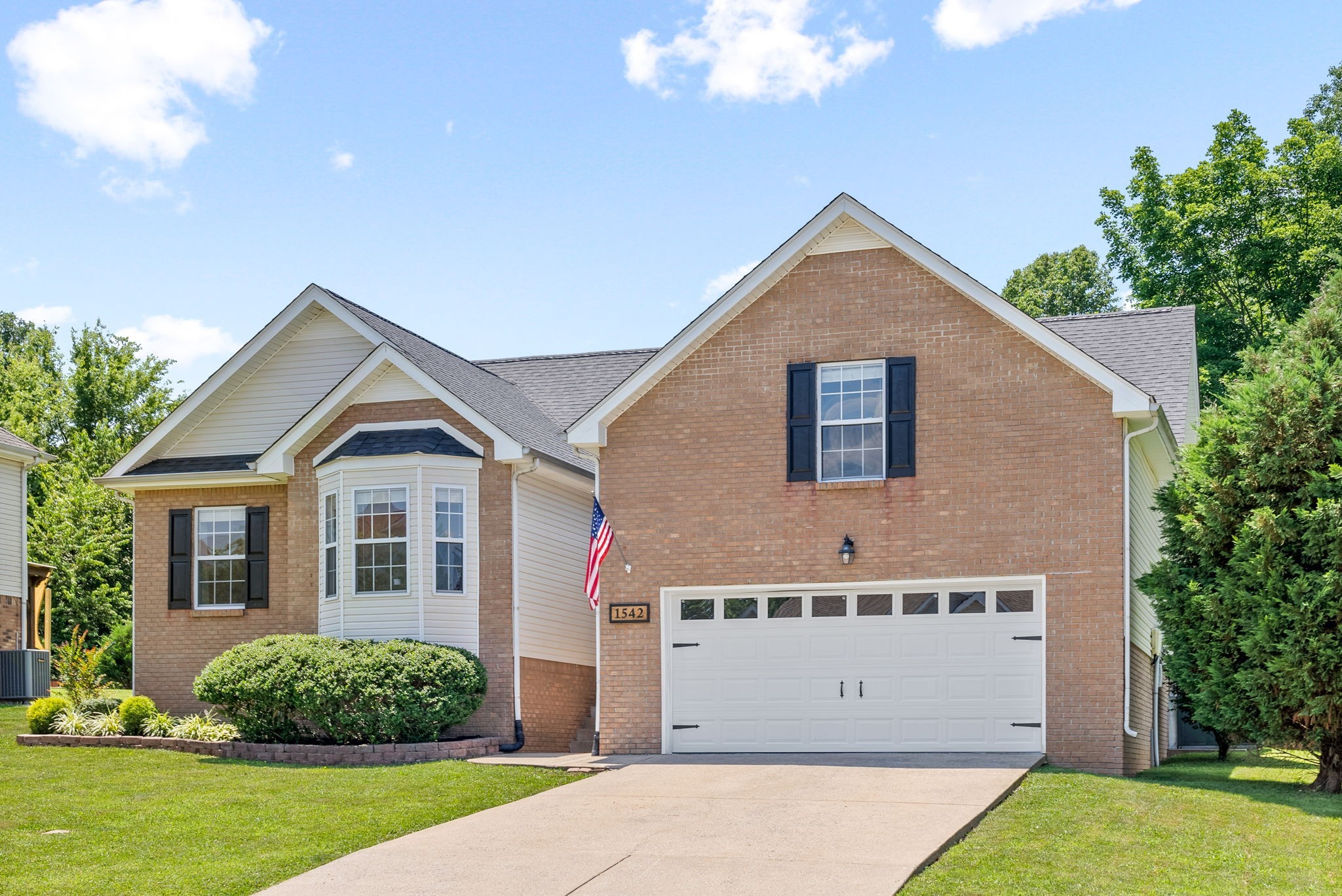 1542 Autumn Dr Property Photo 4