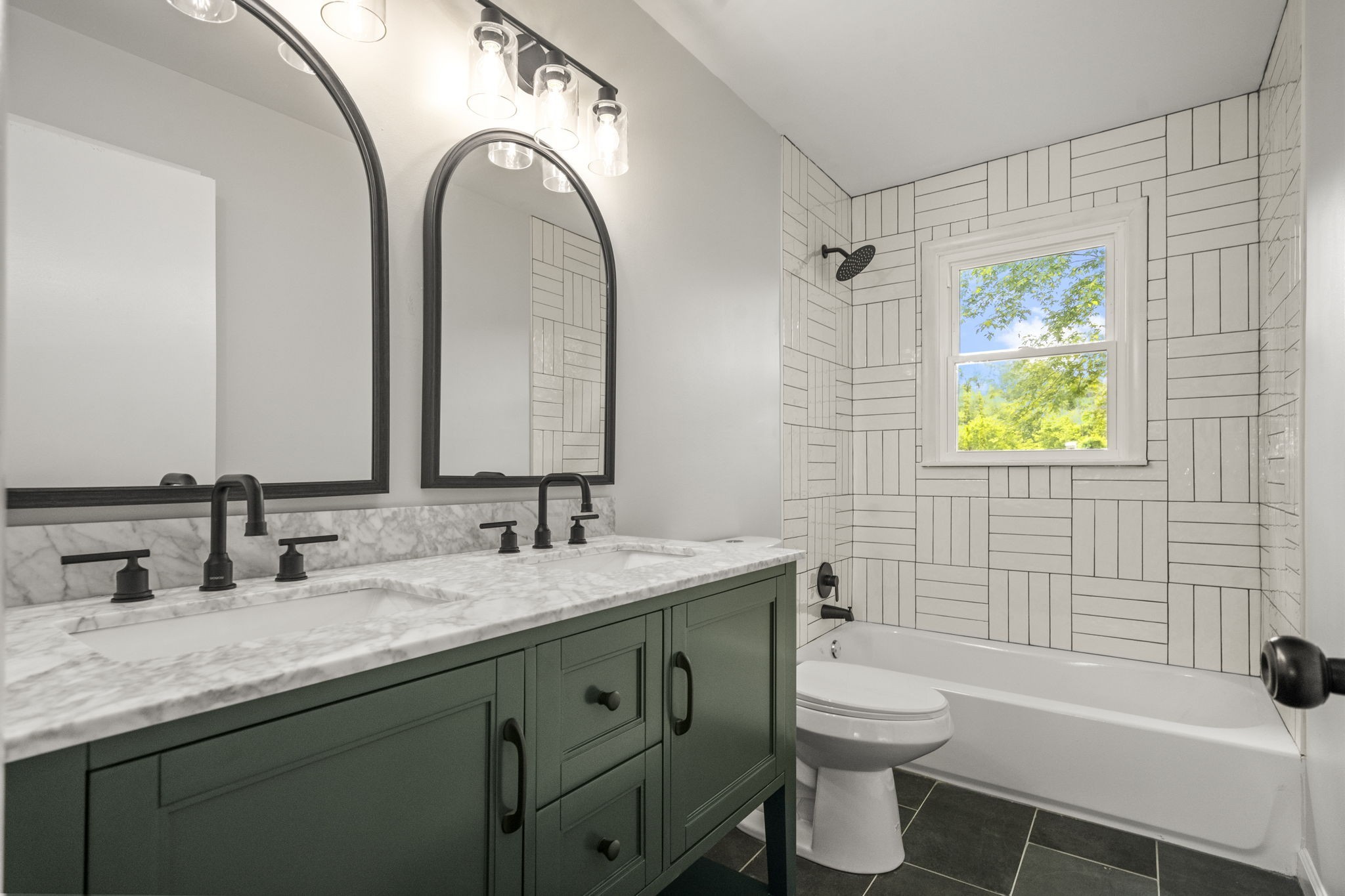 208 Lucien Dr Property Photo 1