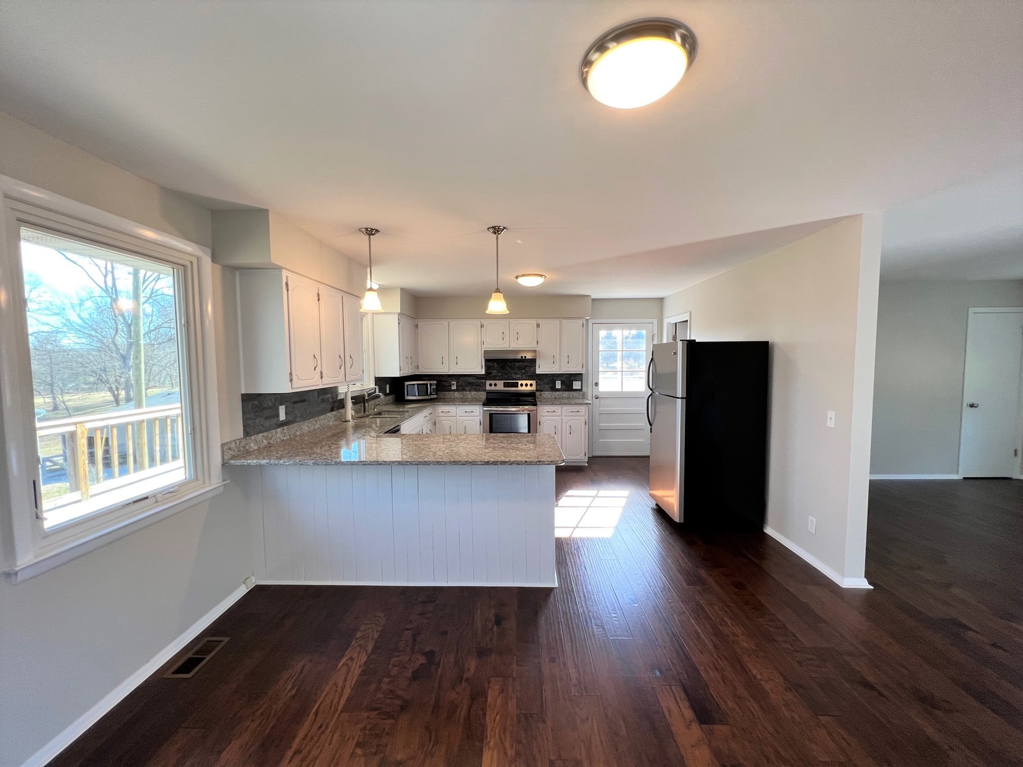 1635 Highway 109, N Property Photo 11
