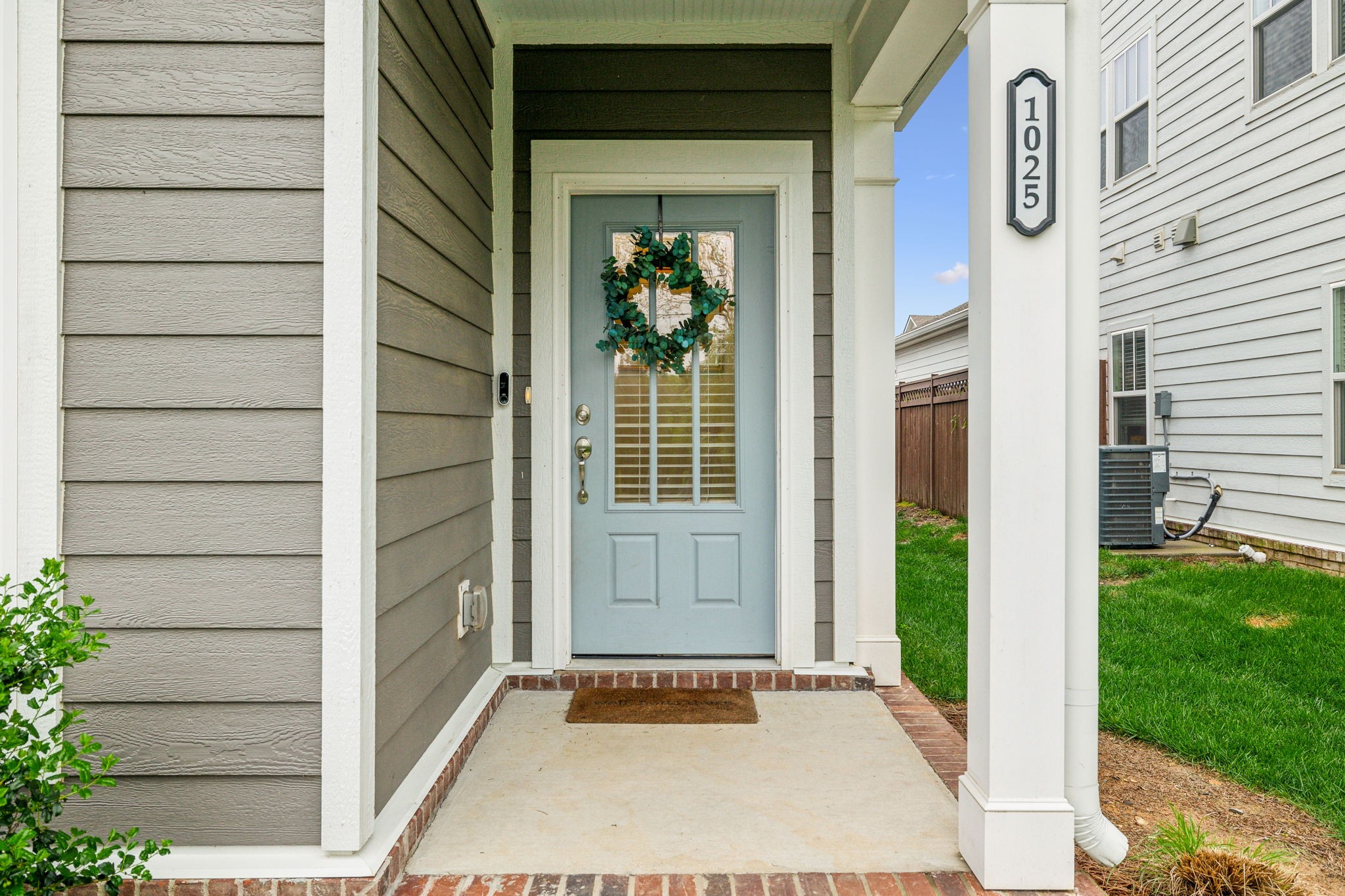 1025 Milson Ln Property Photo 2