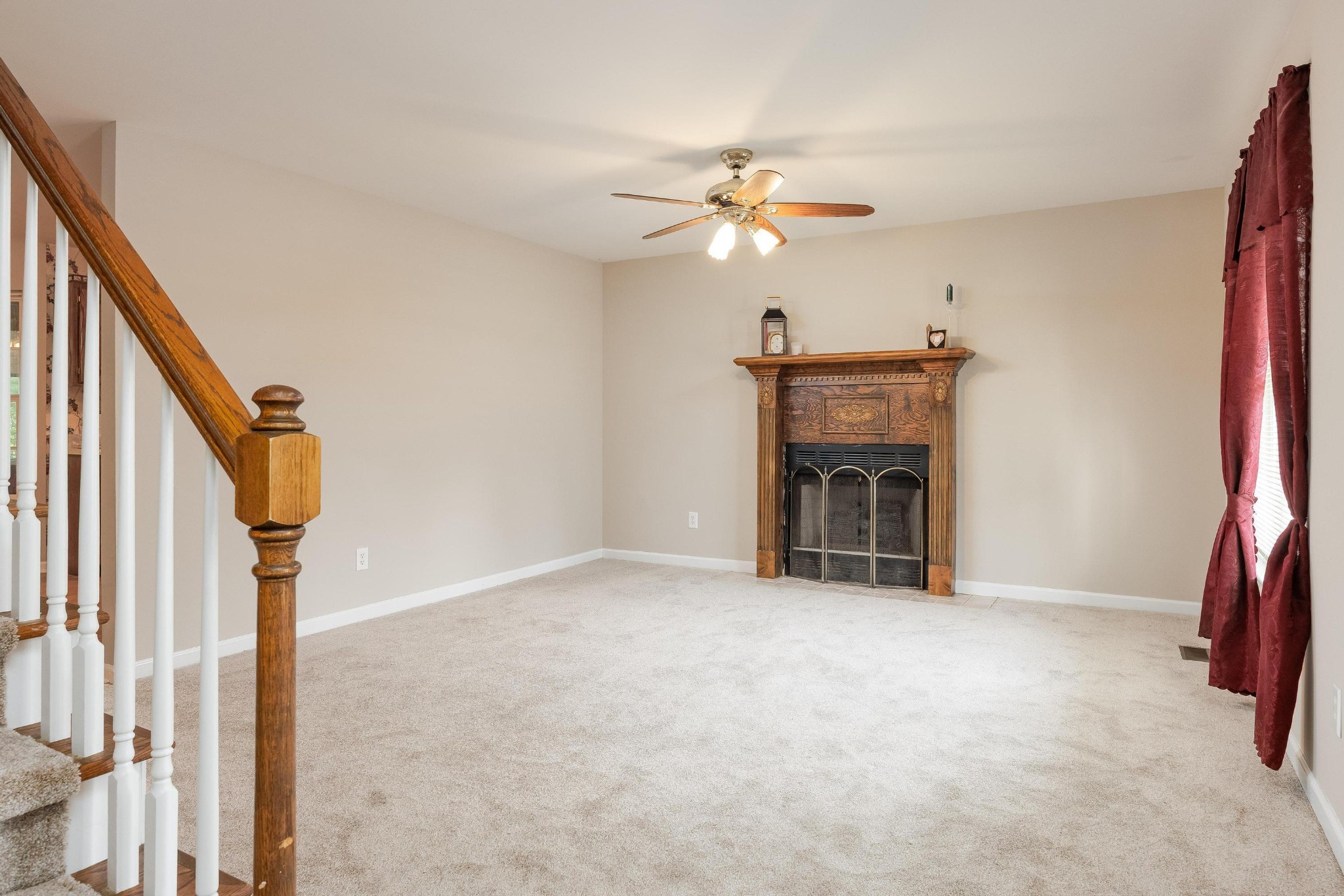 140 Janes Way, Ne Property Photo 2