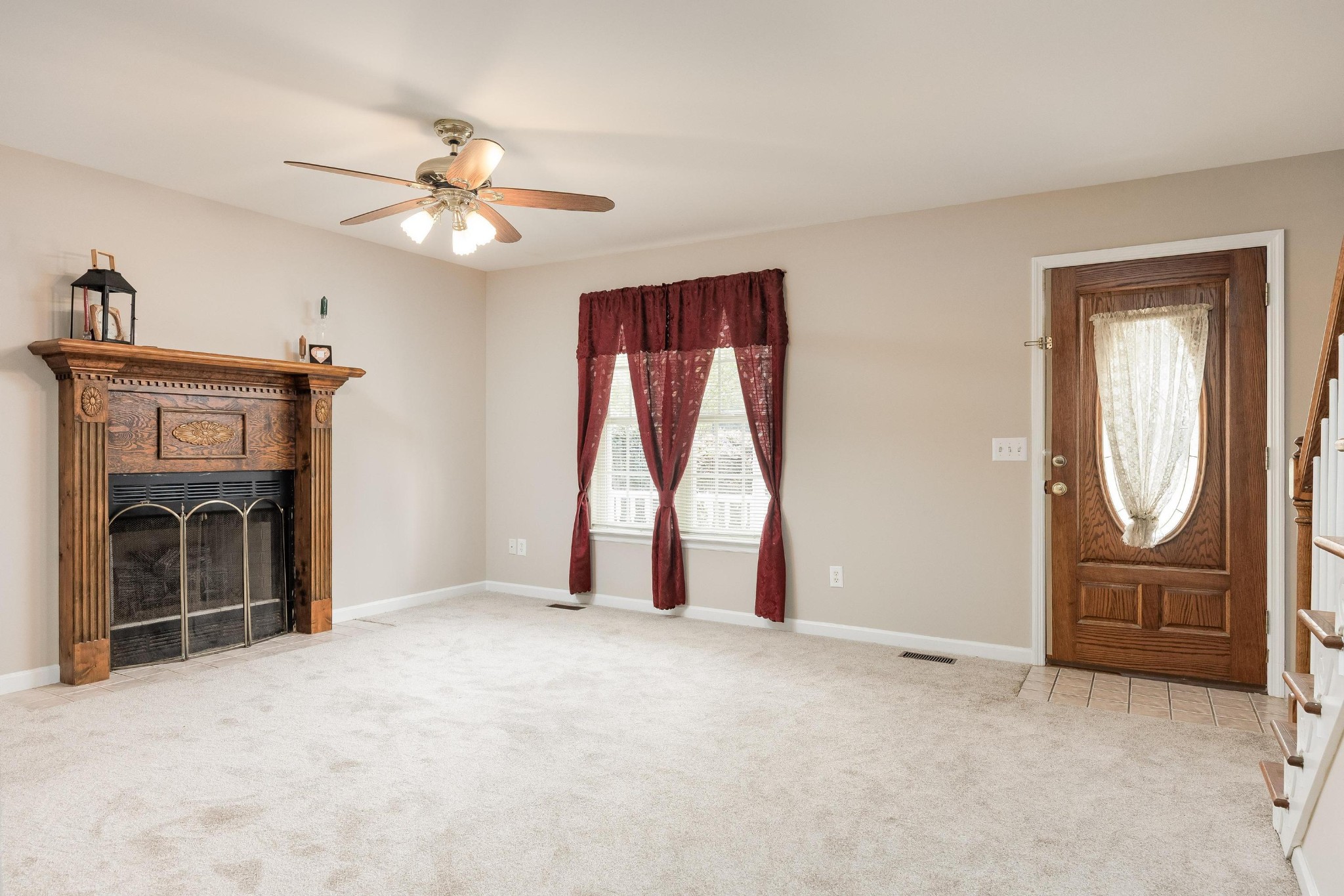 140 Janes Way, Ne Property Photo 3
