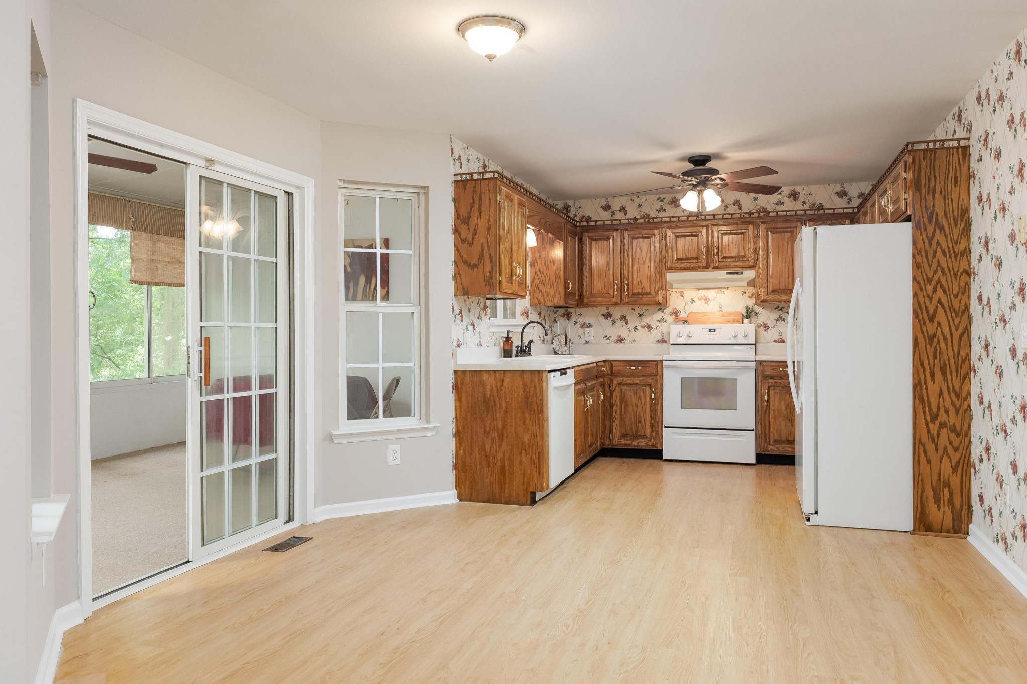 140 Janes Way, Ne Property Photo 6