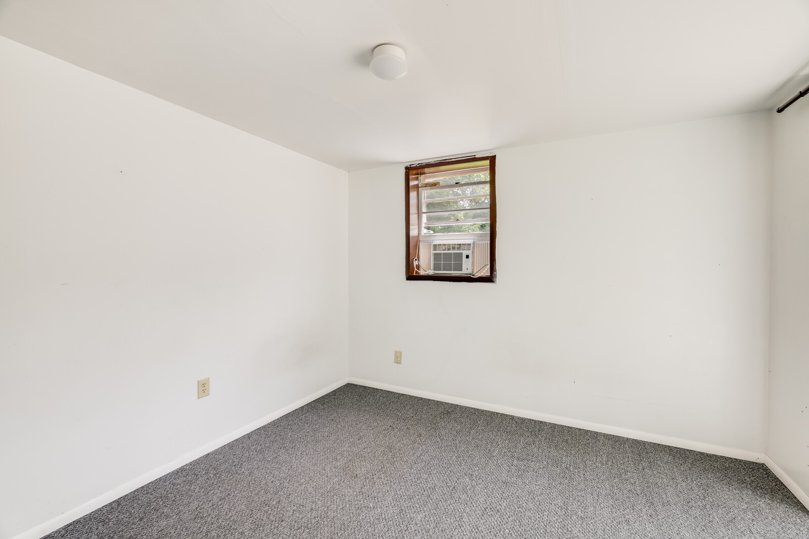 201 Sterry Ct Property Photo 31