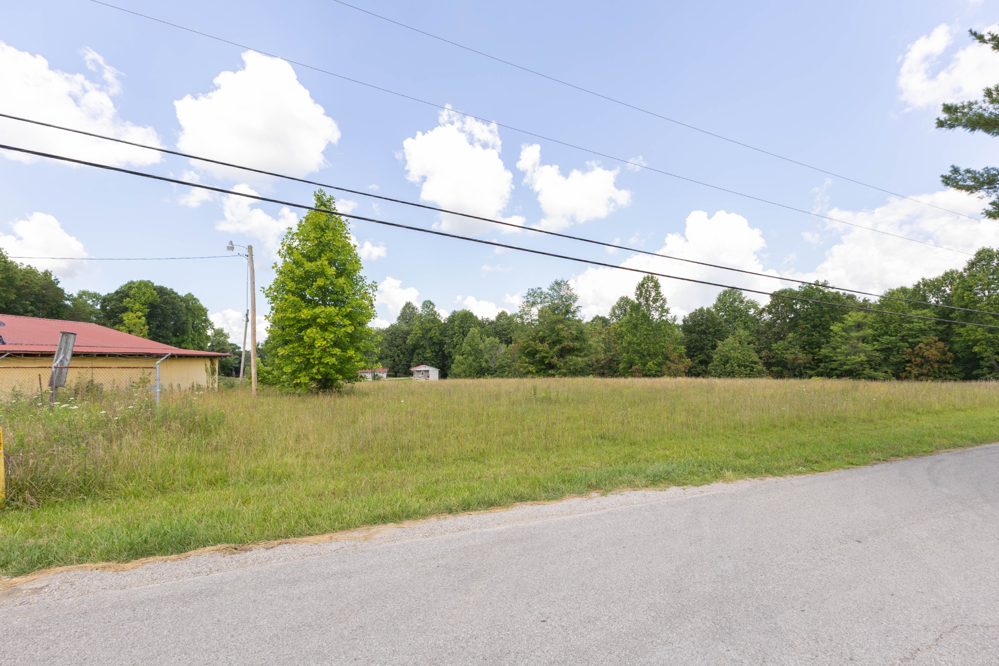 10125 Crossville Hwy Property Photo 1