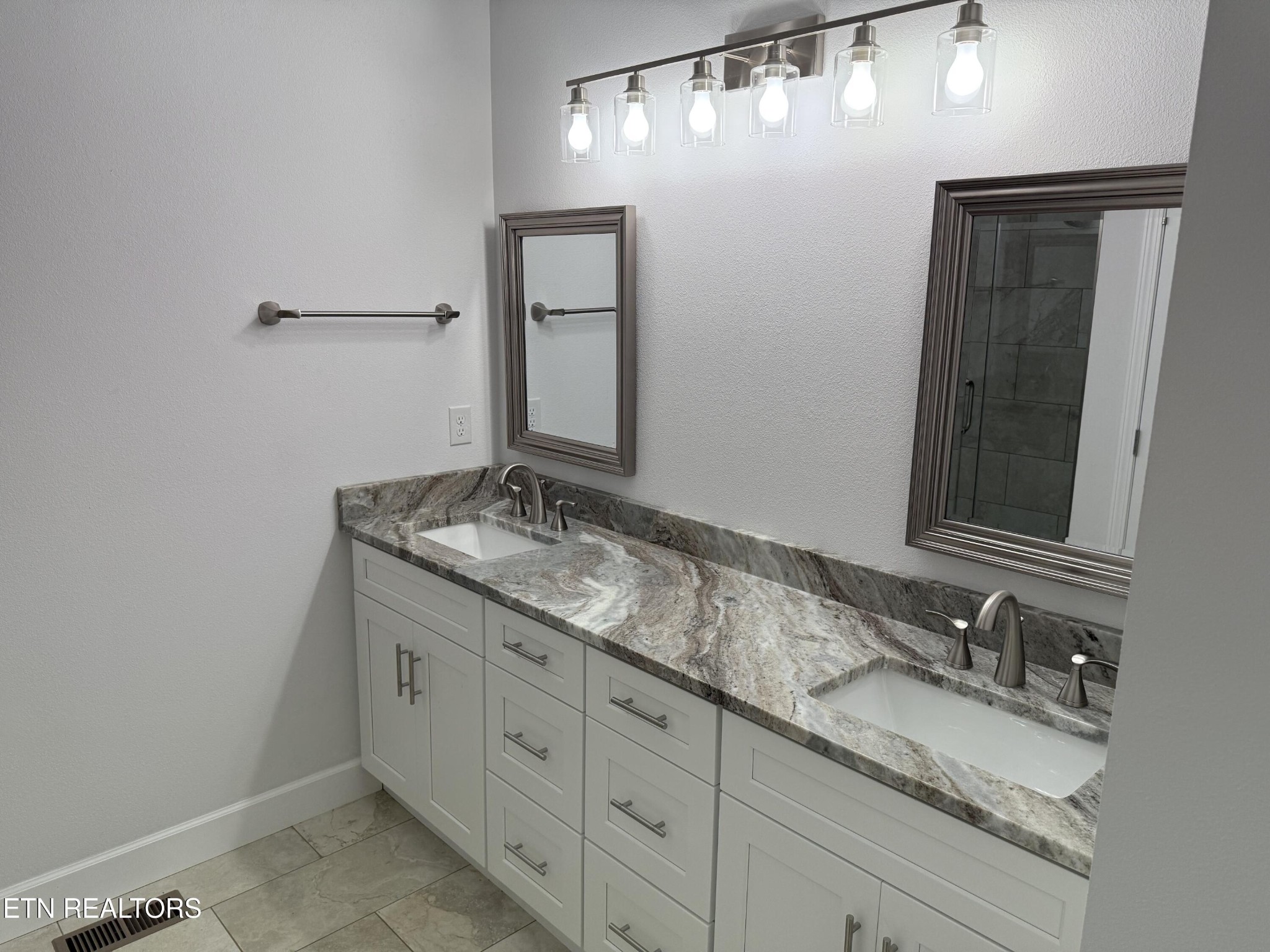 10 T Place Place Property Photo 17