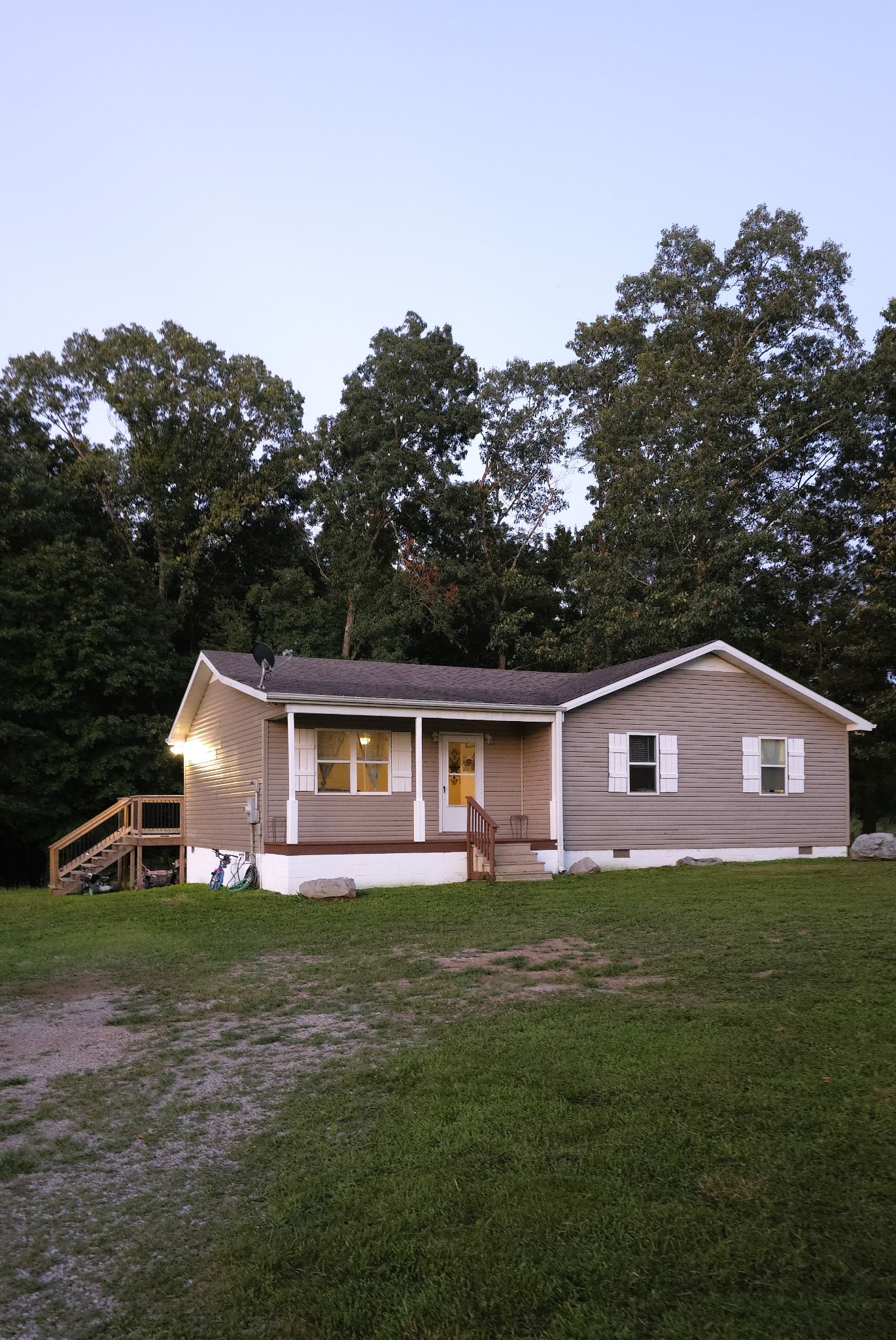 145 Michelle Ln Property Photo 1