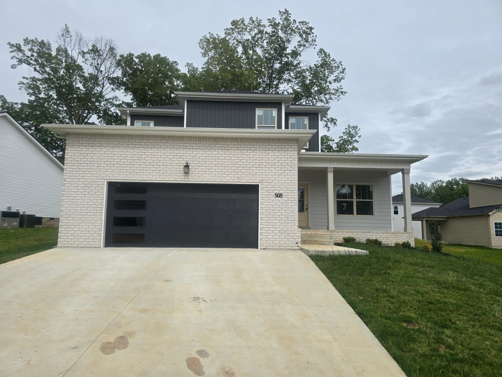 505 N Halifax Ct Property Photo 1