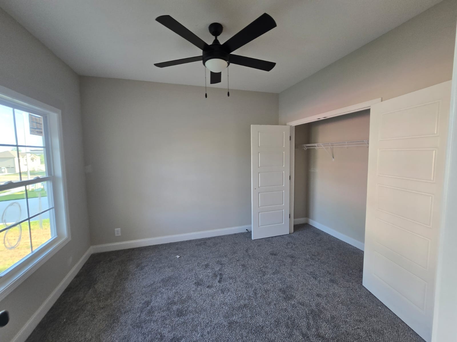 518 N Halifax Ct Property Photo 2
