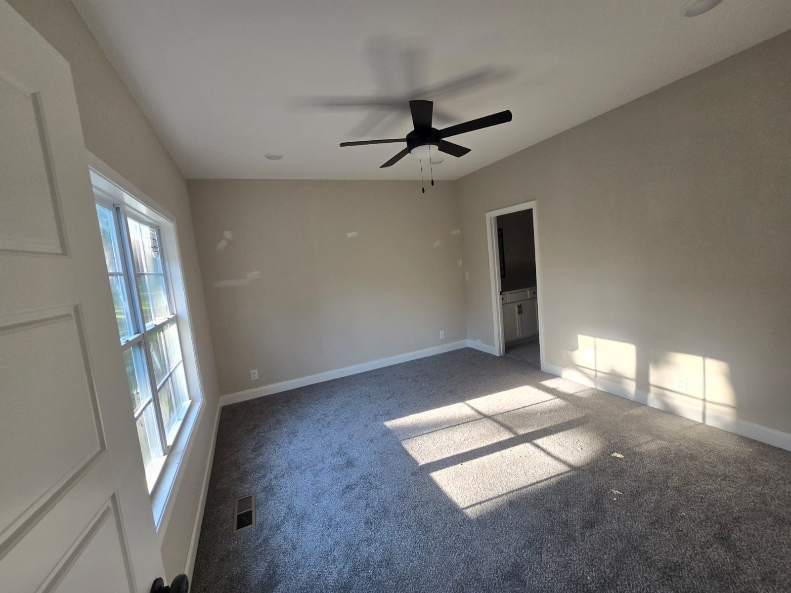 518 N Halifax Ct Property Photo 9