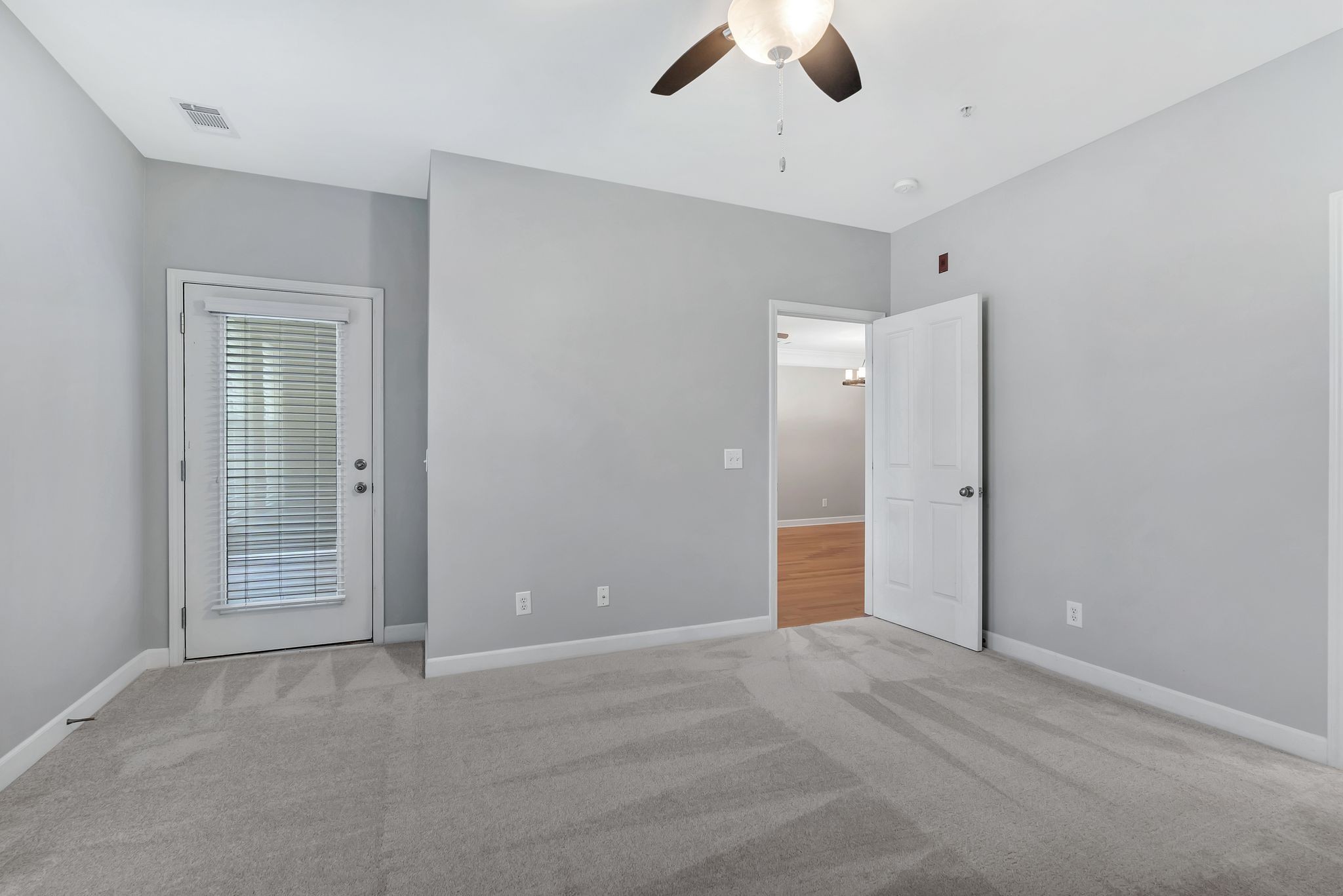 2310 Elliott Ave Property Photo 24