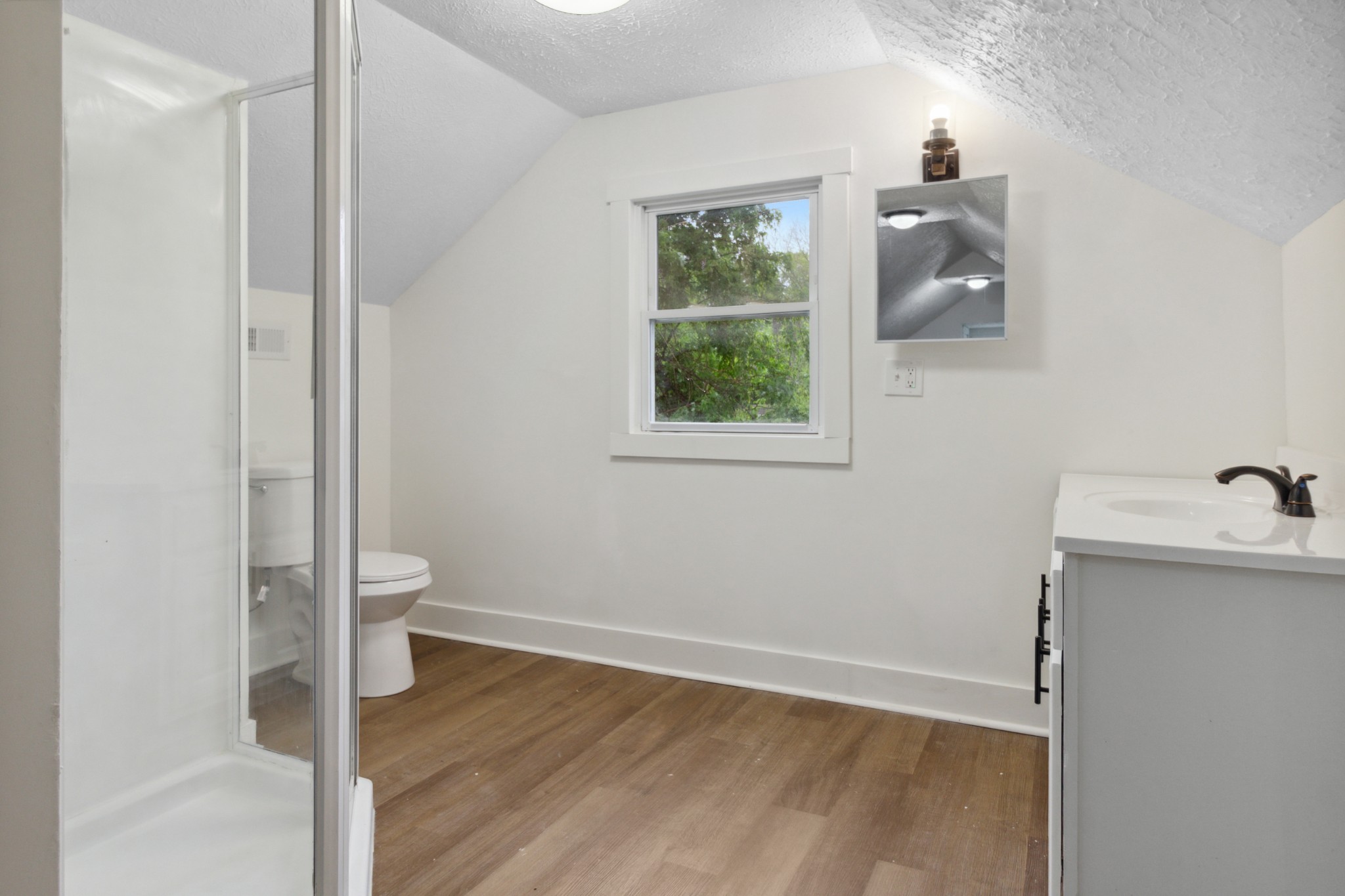 606 Polk St Property Photo 9