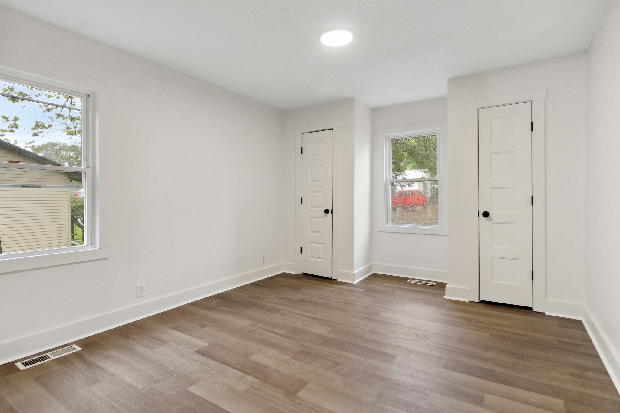 606 Polk St Property Photo 10