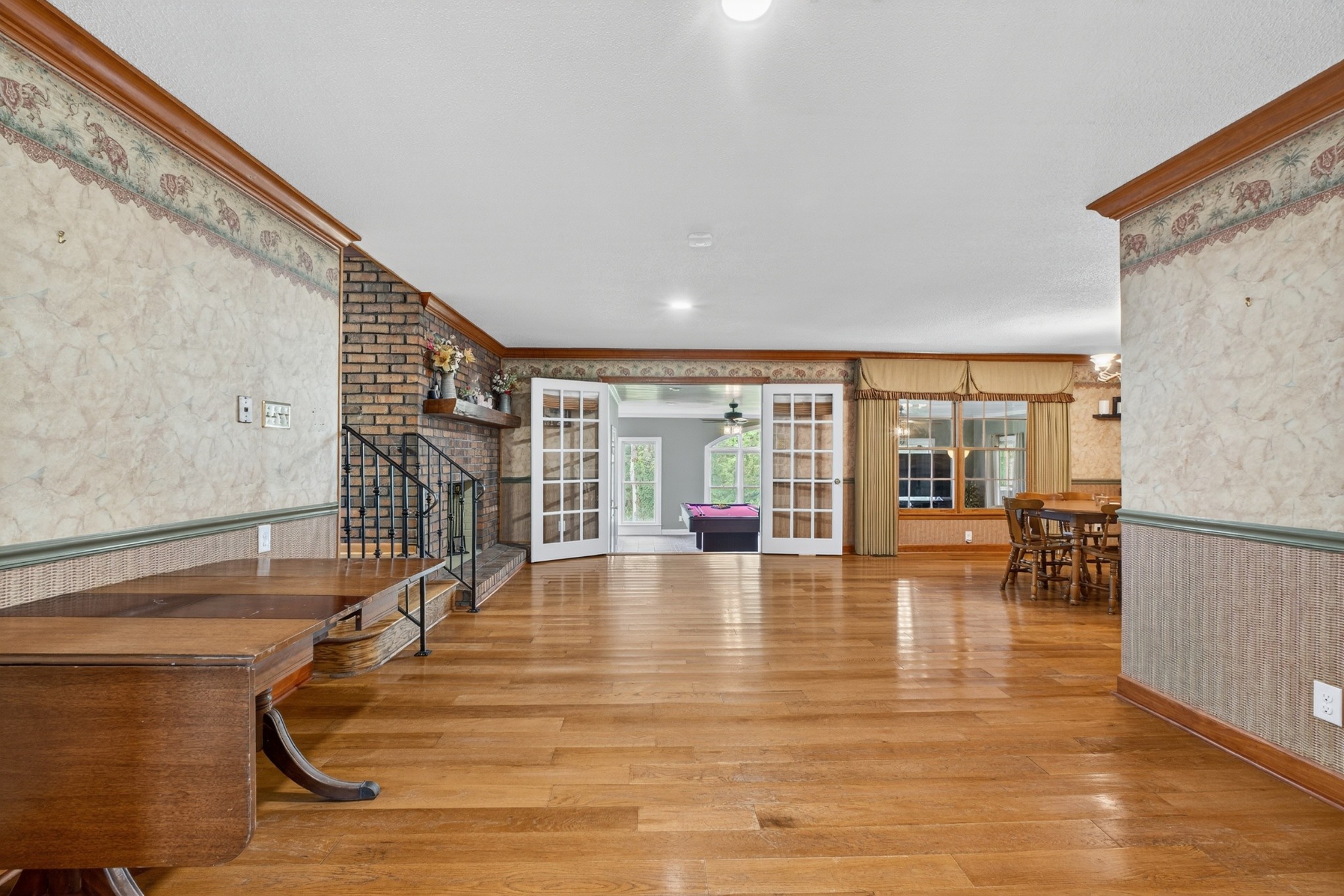1802 Dunroamin Ln Property Photo 10