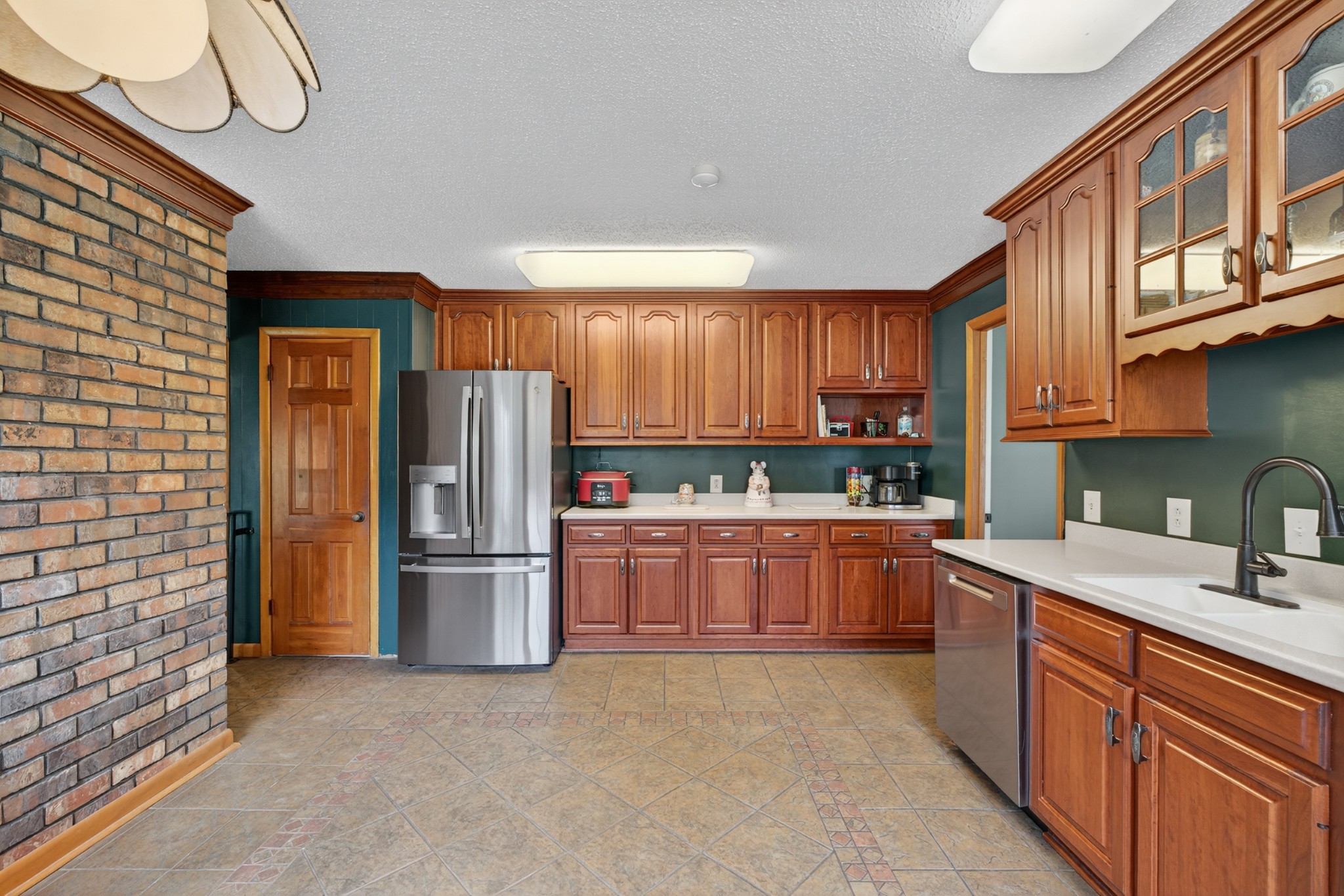 1802 Dunroamin Ln Property Photo 19